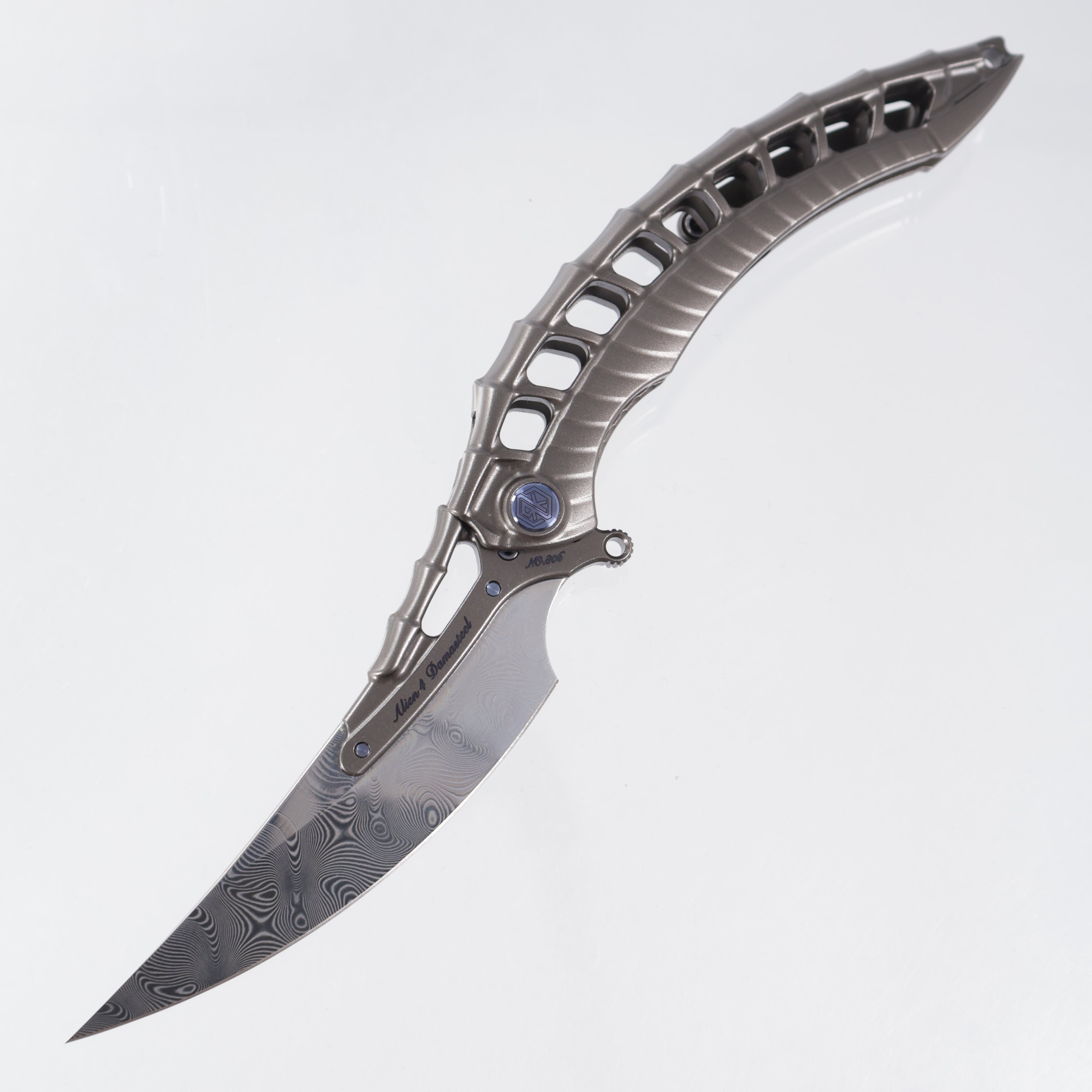Rike Alien 4 + Pen Tool - Gray Titanium w/ Blue Hardware
