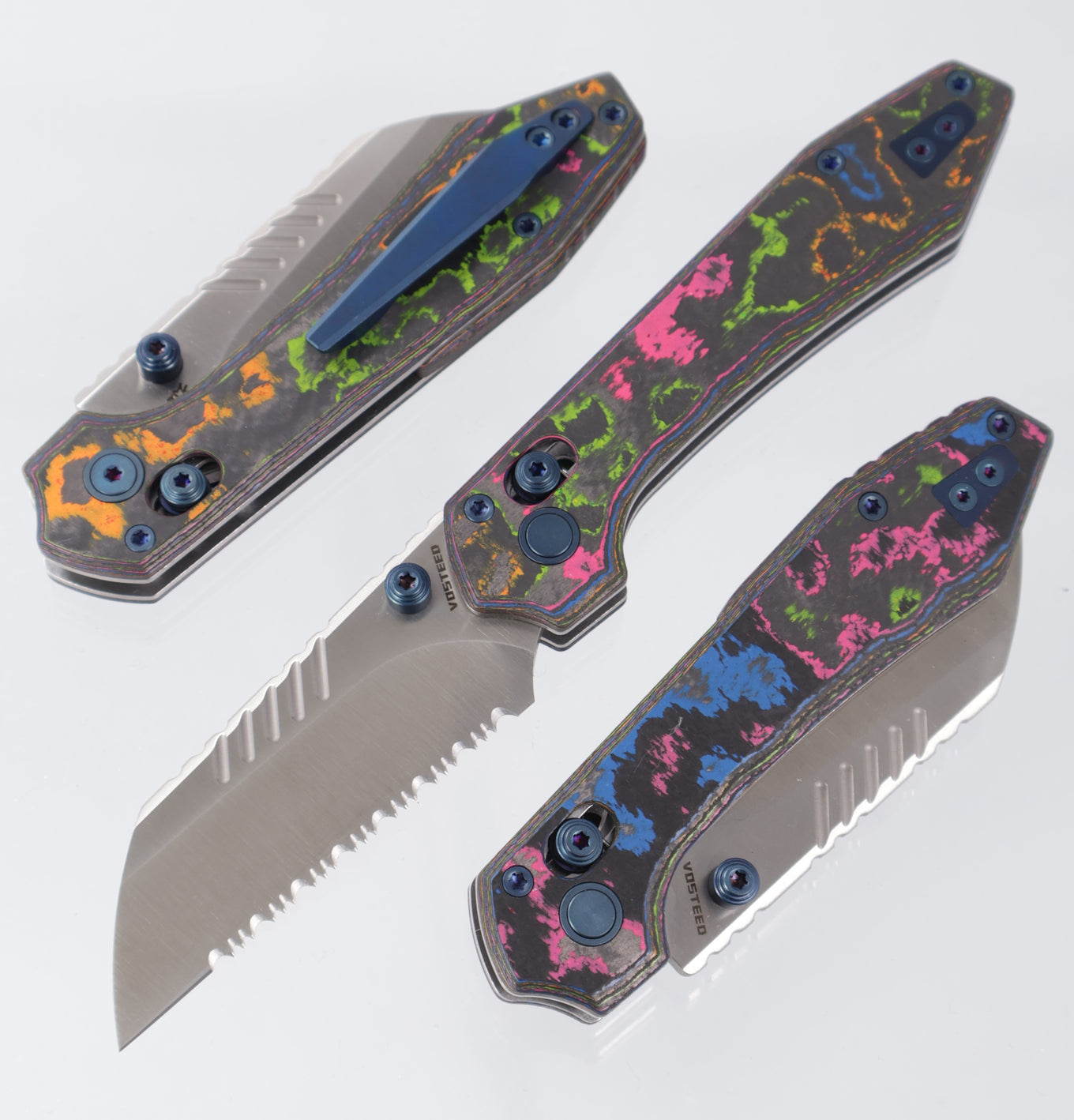 Vosteed Mini RSKAOS - 80s CamoCarbon - Serrated M390 Satin - A4402