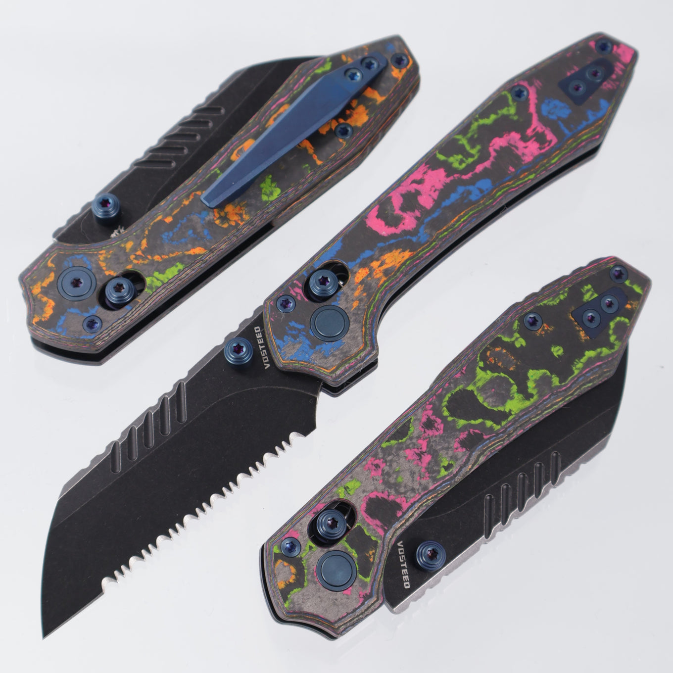 Vosteed Mini RSKAOS - 80s CamoCarbon - Serrated M390 Blackwash - A4404