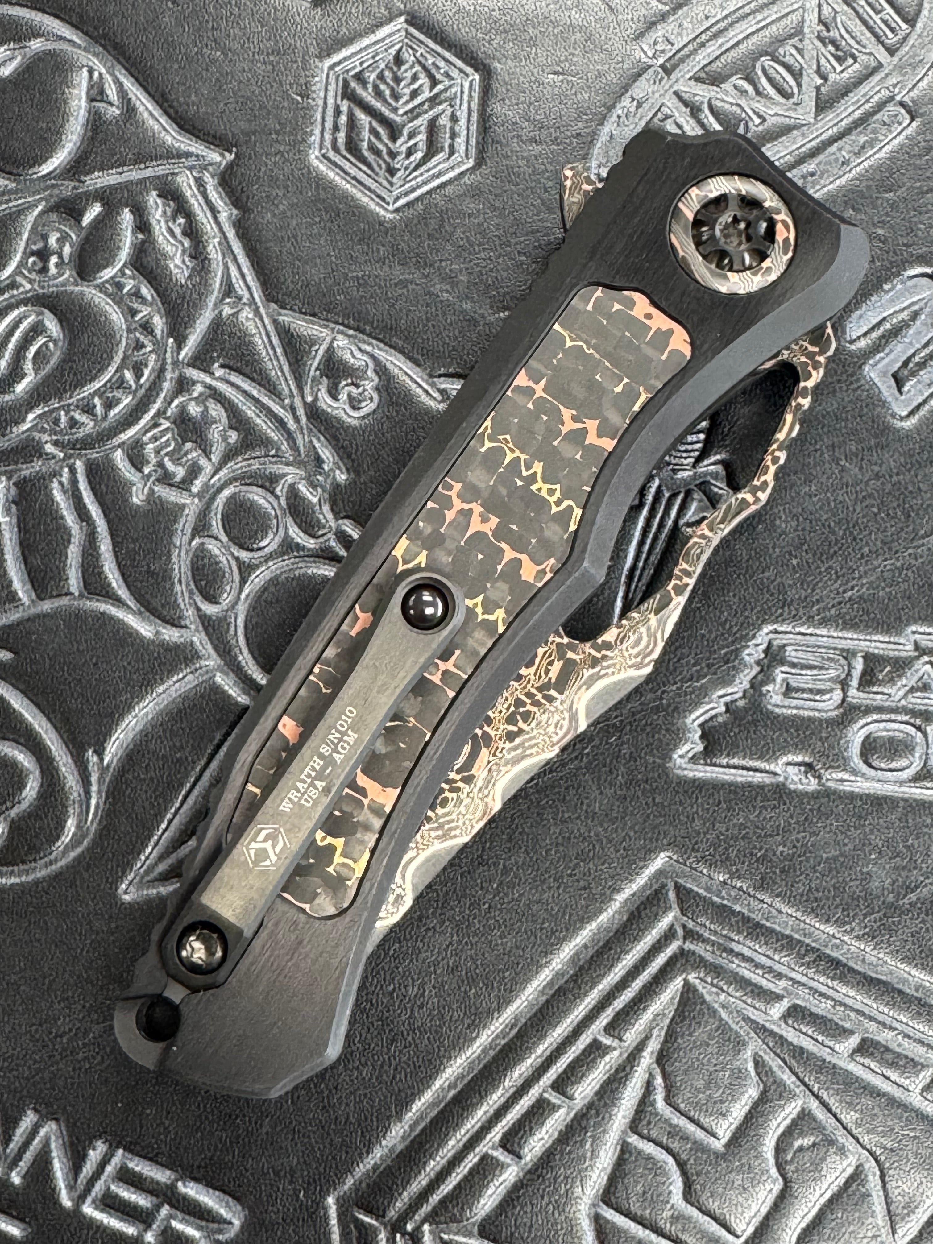 Heretic Knives Custom Wraith V4 Manual w/ Snakeskin Carbon Fiber Inlays & Hand Ground Vegas Forge Damascus Bowie