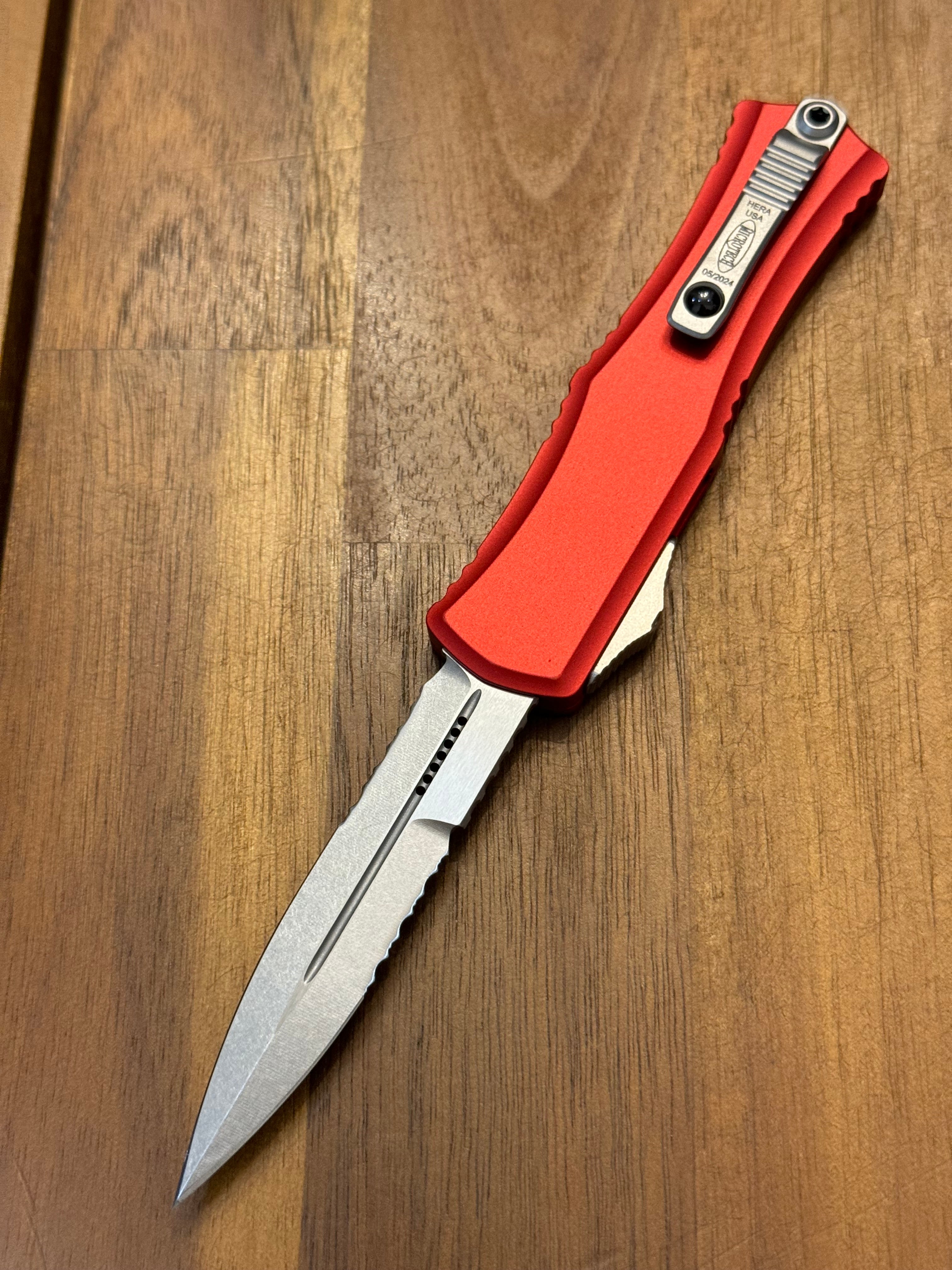 Microtech Knives Mini Hera Partial Serrated Stonewash Bayonet M390MK w/ Red Handle 1701M-11 RD