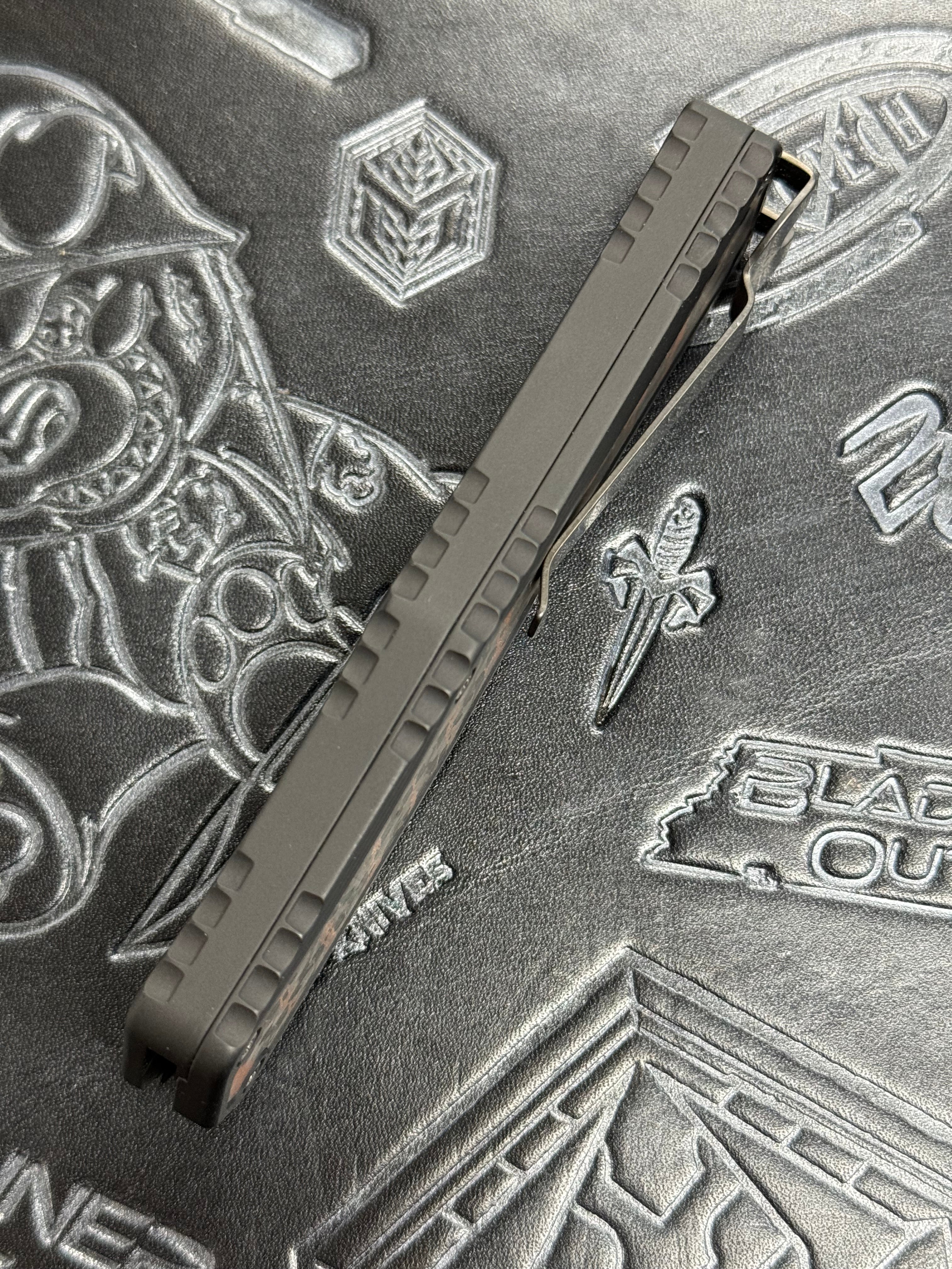 Pre Owned Heretic Knives Colossus Vegas Forge DLC Razor Wire Damascus & Snakeskin Cooper Fat Carbon