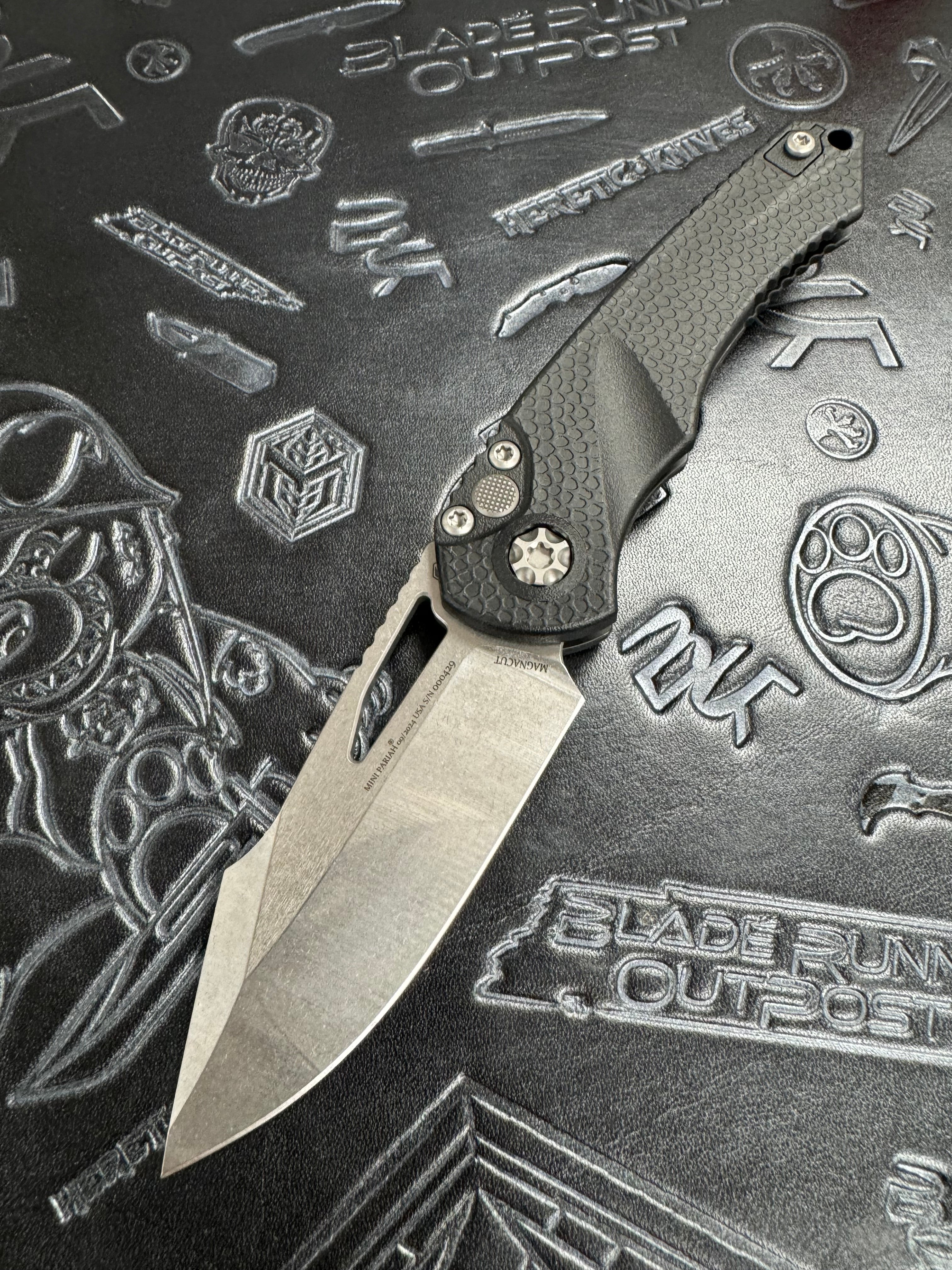 Heretic Knives Mini Pariah Manual Single Edge Stonewash standard H052-2A