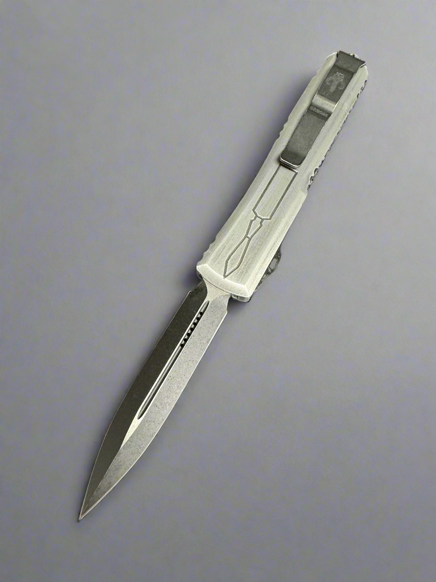 Microtech Ultratech D/E BH Carbonite Standard 122-1 BHCB Signature Series