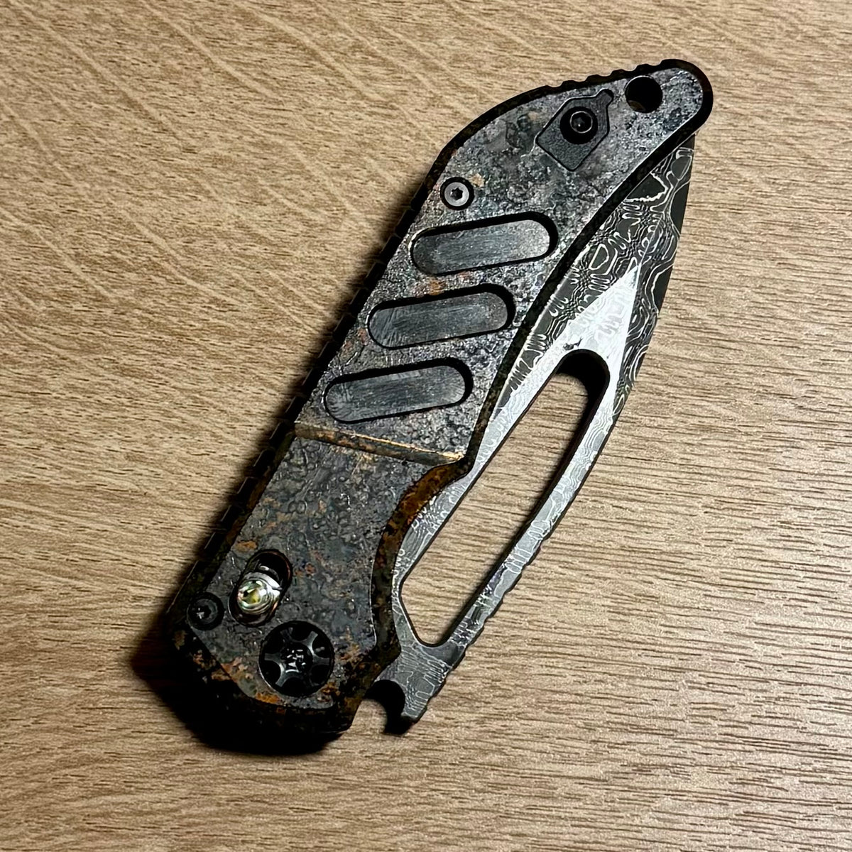 Heretic Koschei Custom - Chemtina Copper Slotted Scales w/ Abalone Buttons, Sculpted DLC Clip & DLC Hardware - Vegas Forge Reptilian San-Mai Damascus