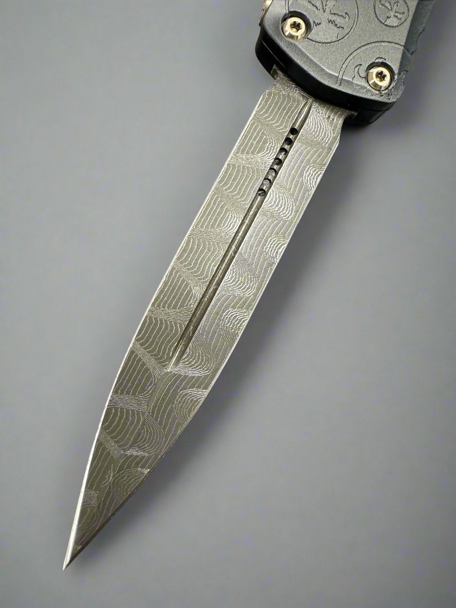 Microtech Knives Hera II Mini Damascus D/E w/ Black Claw Burst Deep Engraved Handle Signature Series 1702M-16 CBS