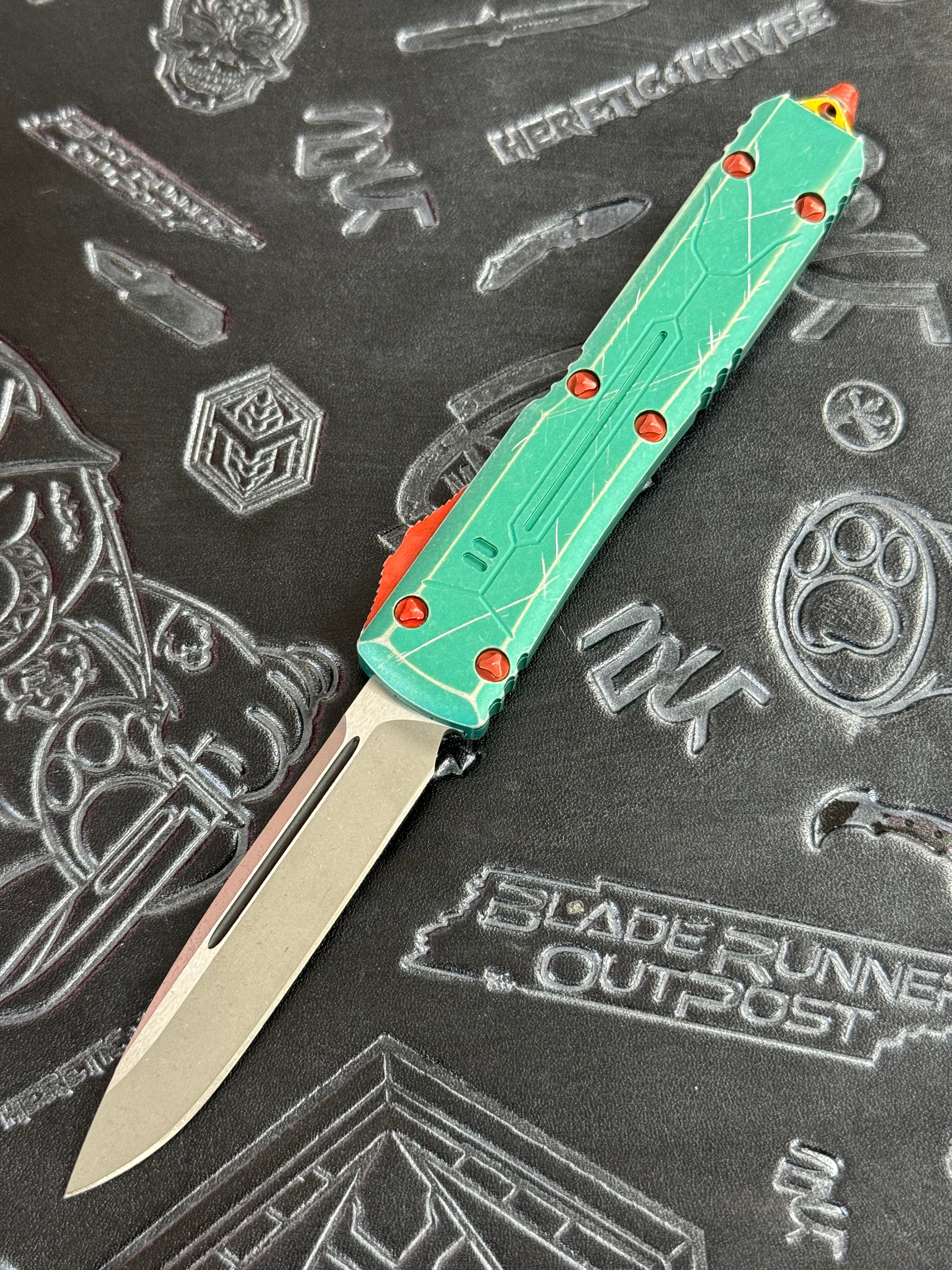 Microtech Ultratech Bounty Hunter w/ Drop Point Stonewash 121-10 BH