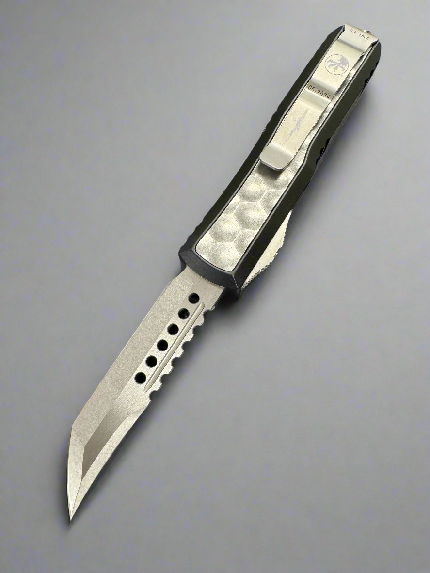 Microtech Daytona Hellhound Stonewash Standard w/ Bubble Inlays Signature Series 126H-10 BIS