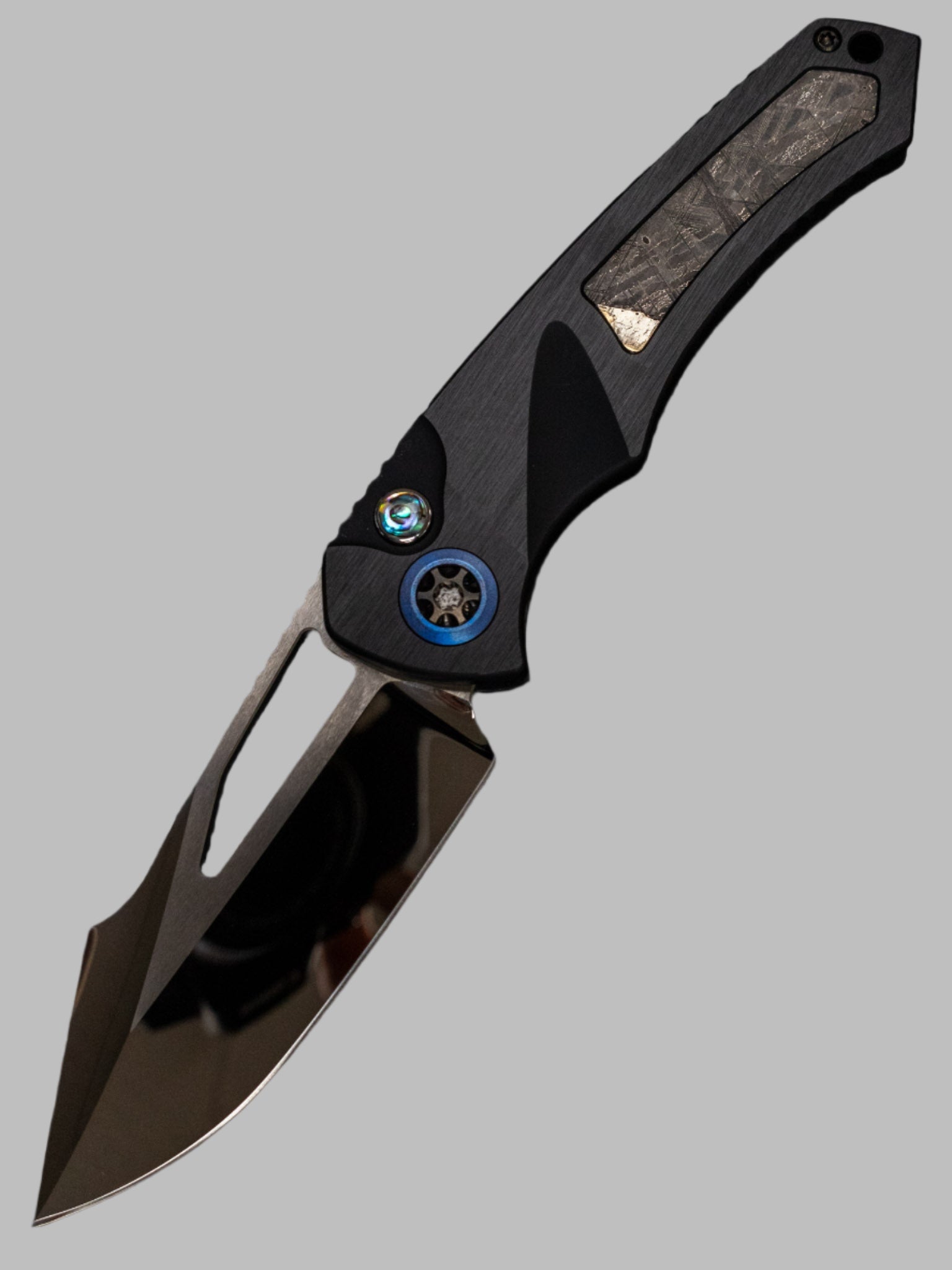 Heretic Knives Custom Pariah Manual S/E Black Aluminum Handle w/ Meteorite & Gold Inlays Mirror Polish Blade Abalone Button