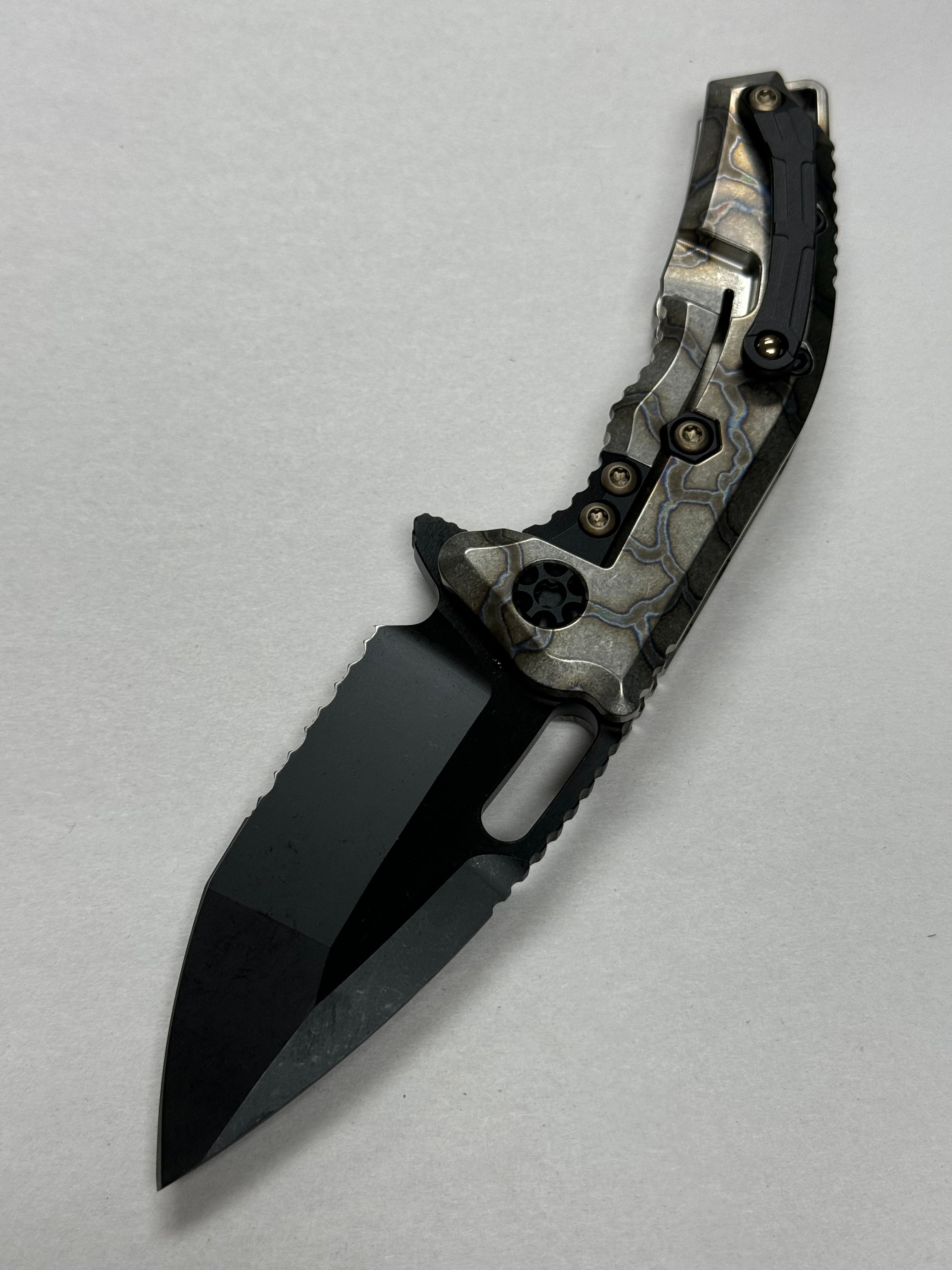 Heretic Knives Medusa Manual Flamed Titanium & Serrated DLC MagnaCut H009-6B-FTI