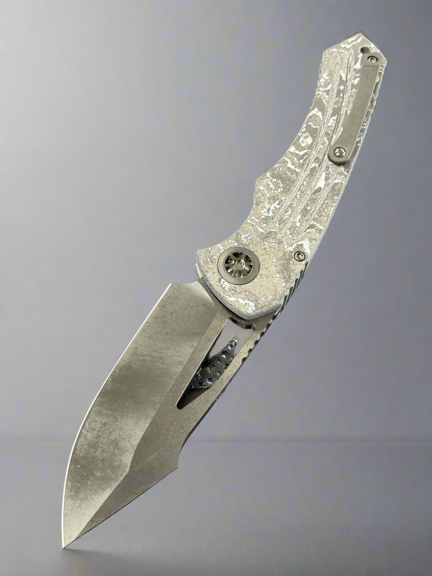 Heretic Knives Pariah M/A Button Lock White Camo Carbon Handles w/ DLC MagnaCut H046-6A-WT/CC