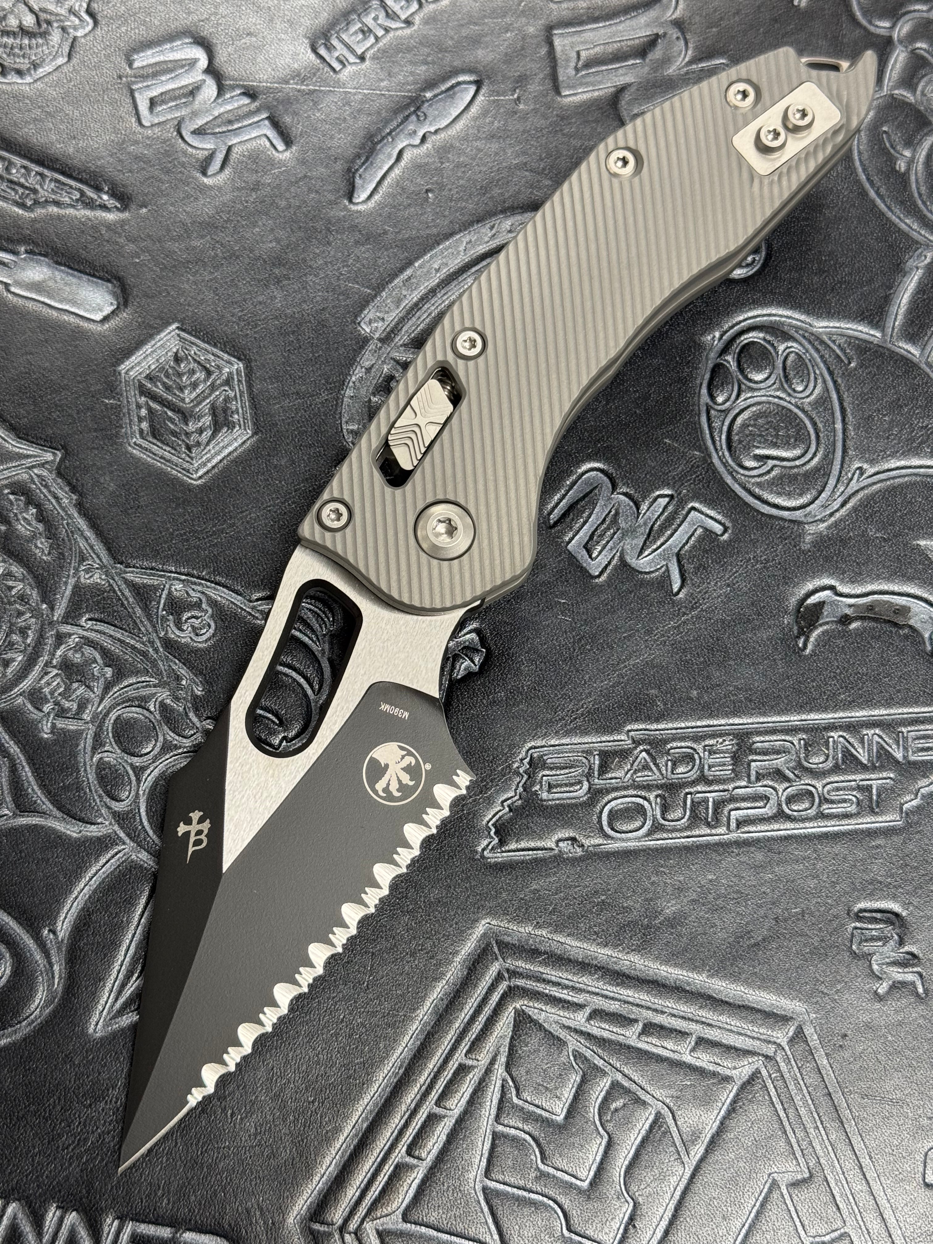 Microtech Knives Manual Stitch RAM LOK Fluted Natural Clear Aluminum Handles w/ Tactical Full Serrate M390MK 169RL-3 FLNC