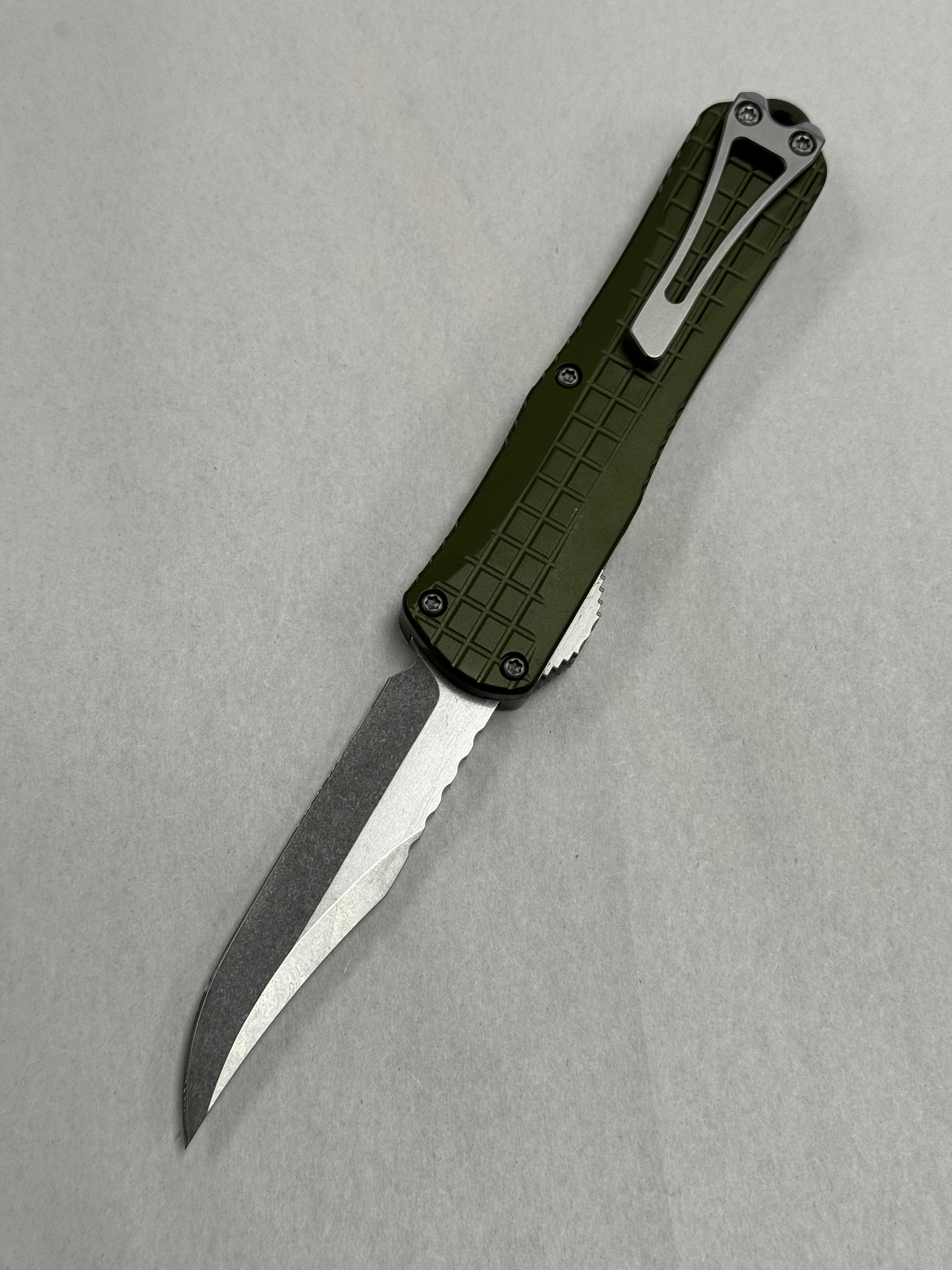 Heretic Knives Manticore E Green Grenade Grip w/ Stonewash Bowie MagnaCut H026BF-2A-GRN