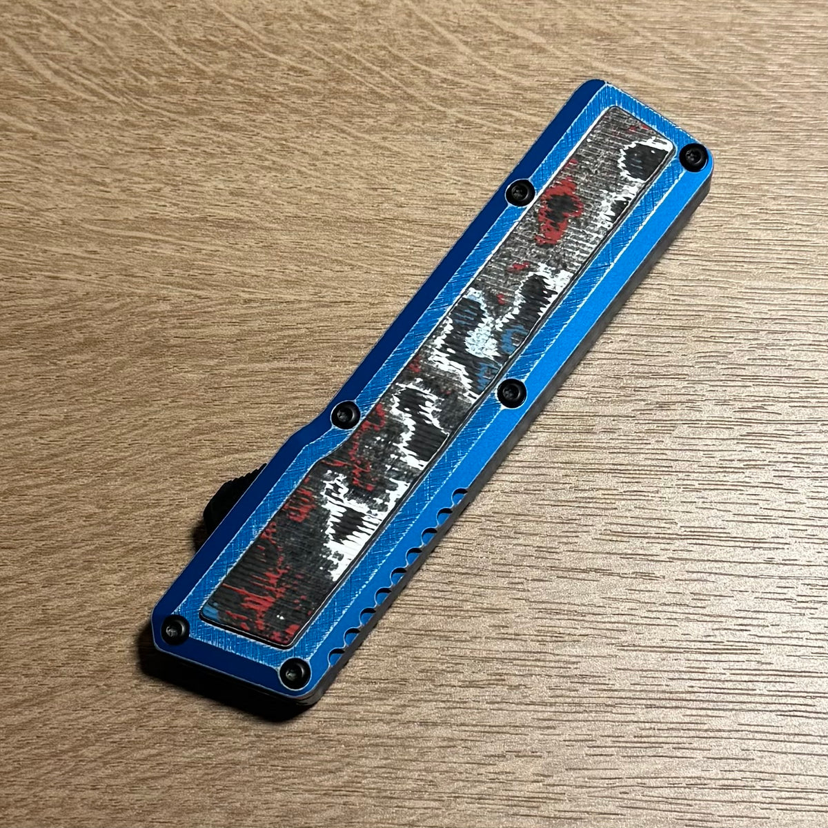 Chaves Dissident Drop Point - Blue Crosshatch Aluminum w/ Nebula Fat Carbon Inlay - Stonewash M390