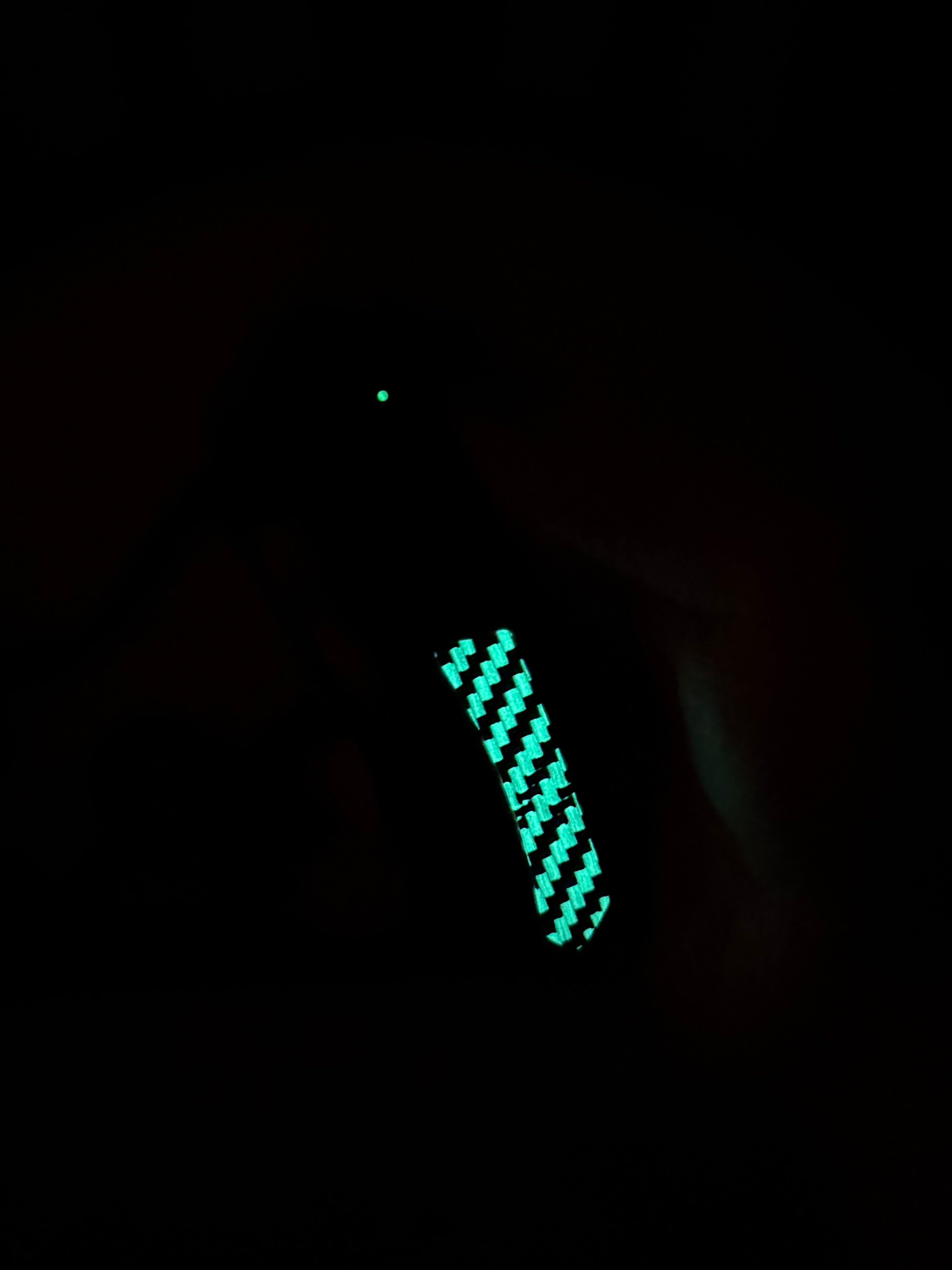Heretic Knives Pariah M/A Button Lock Black Aluminum Handles w/ Glow In The Dark Carbon Fiber & DLC MagnaCut H046-6A-GLO/CF