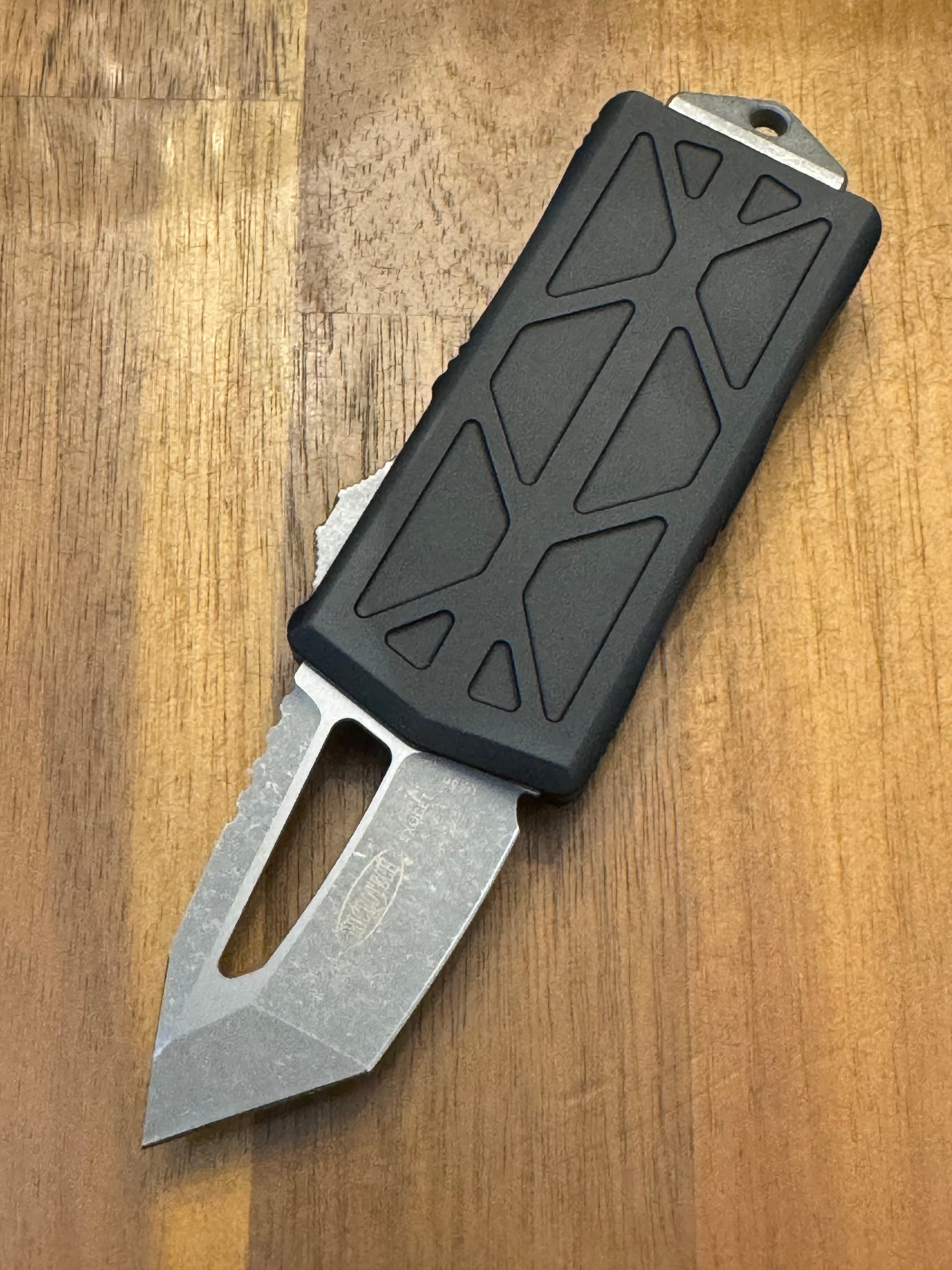 Microtech Exocet T/E Tanto Apocalyptic Standard & Black 158-10 AP