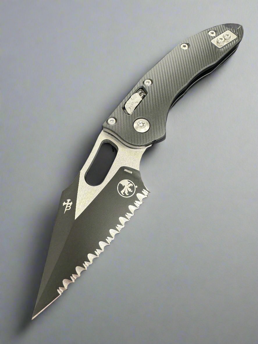 MICROTECH STITCH RAM LOK KNIFE- BLACK FLUTED ALUMINUM HANDLE- BLACK FULL SERRATED BLADE 169RL-3 FL