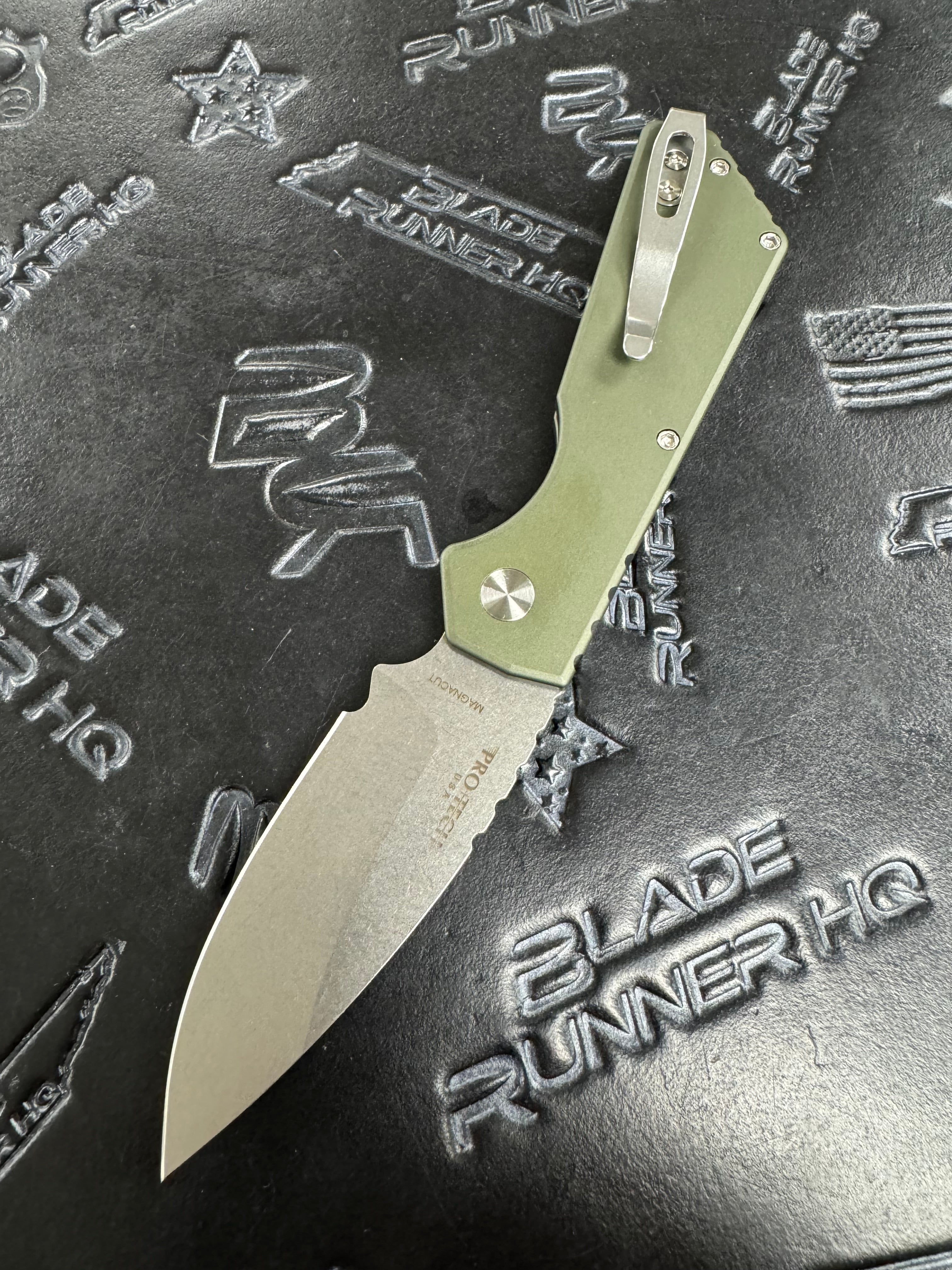 Protech Strider PT+ Smooth Green Handle Mother of Pearl Stonewash Magnacut  /100