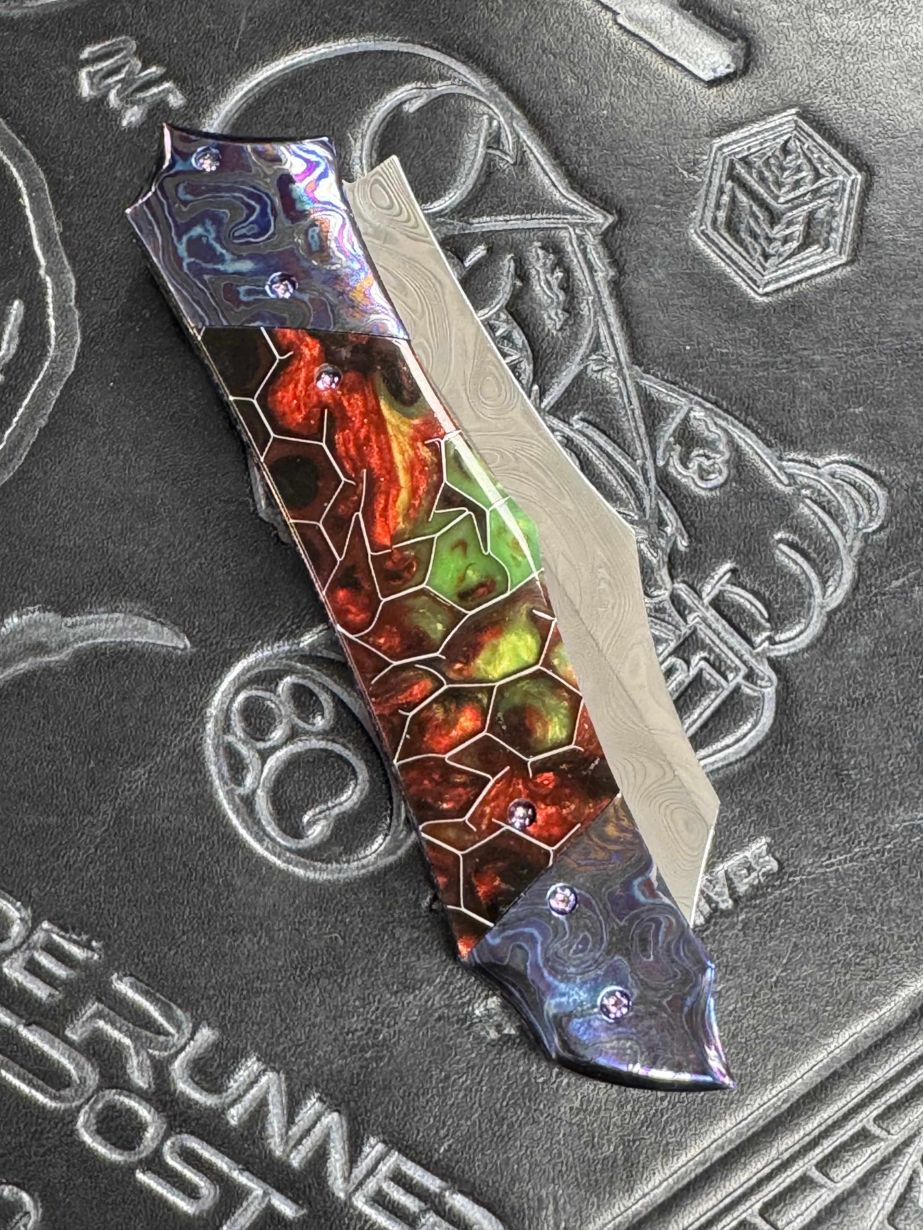 Valloton Executioner Damasteel Grosserosen Pattern Voodoo Resin Black Dragon Fire Timascus Collars
