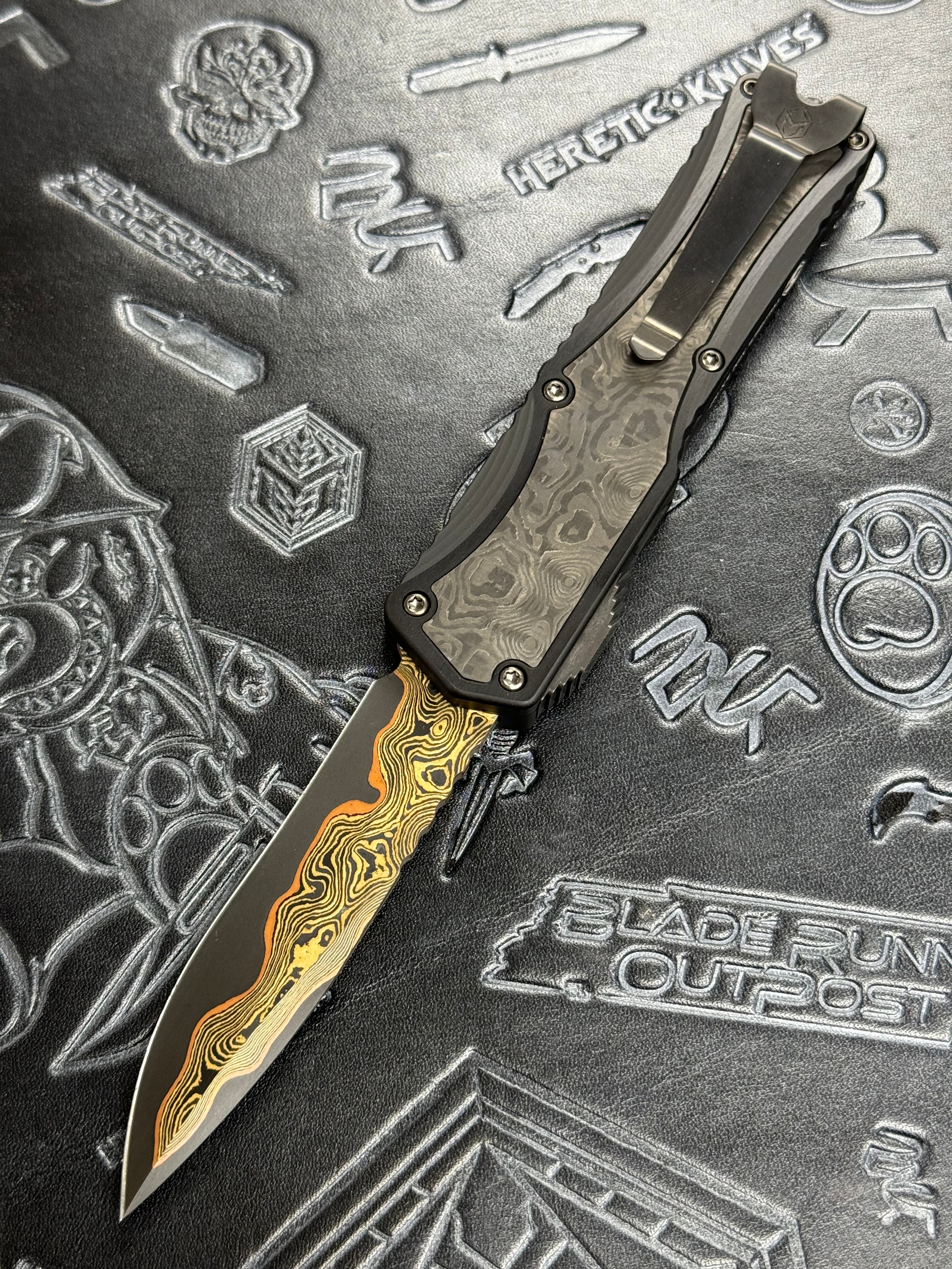 Pre Owned Heretic Knives Colossus Fat Carbon & Baker Forge Damascus Recurve