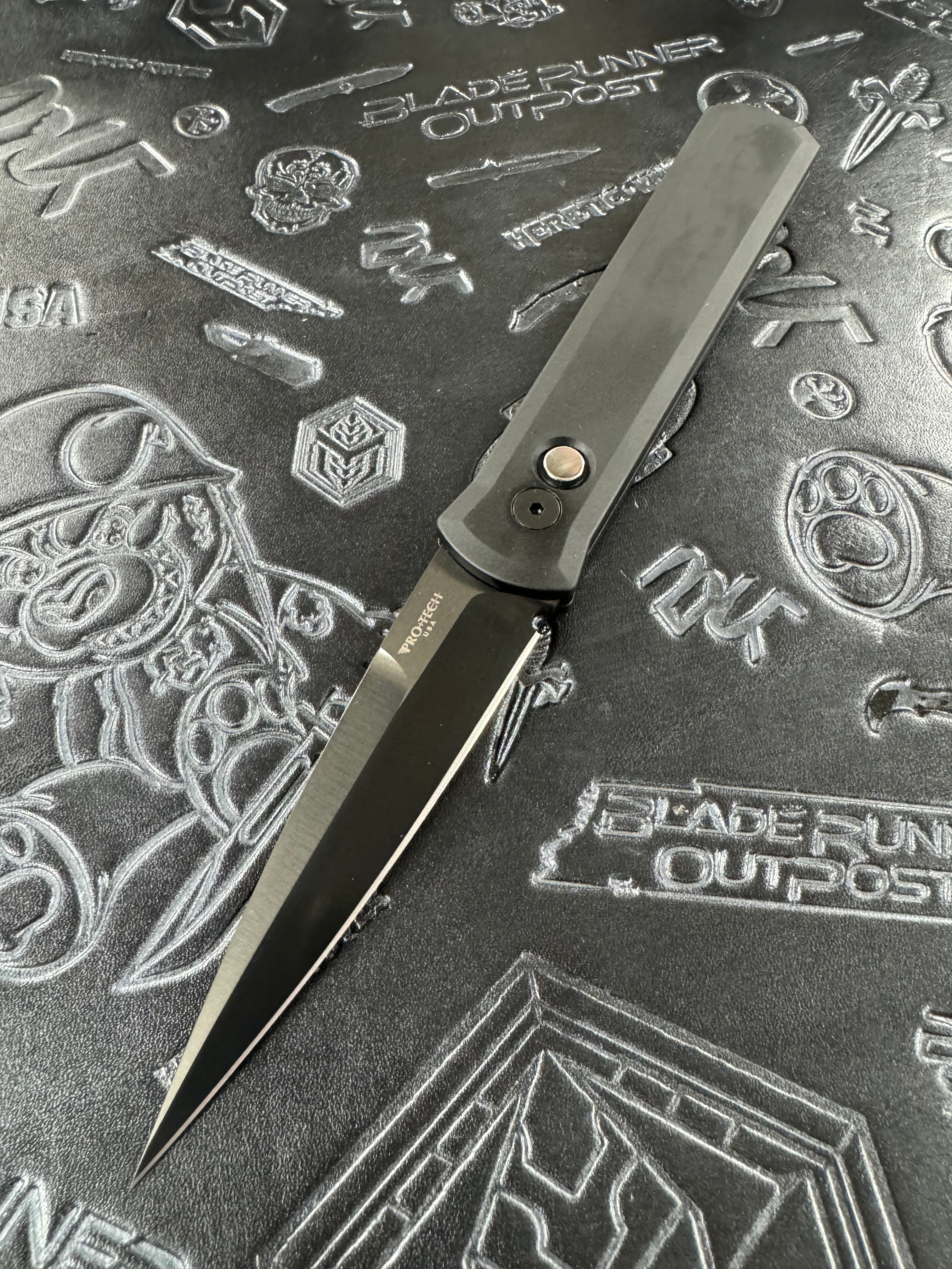 Pro-Tech Godfather Dark Edition w/ Black Handle & DLC 154-CM Blade 921-DARK