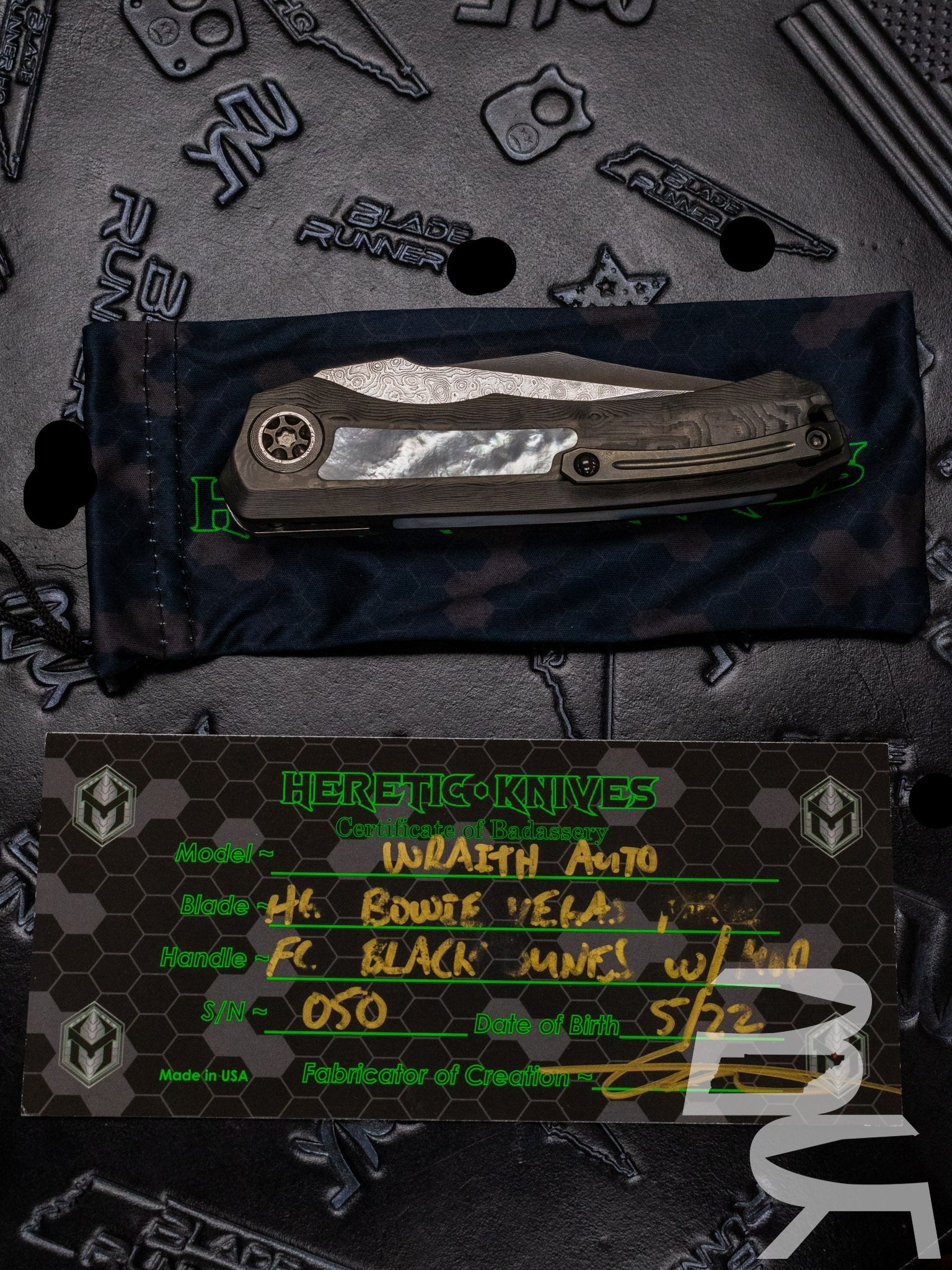 Pre Owned Heretic Wraith Auto Custom Fat Carbon Mother of Pearl, HG Vegas Forge Damascus Bowie w DLC Accents