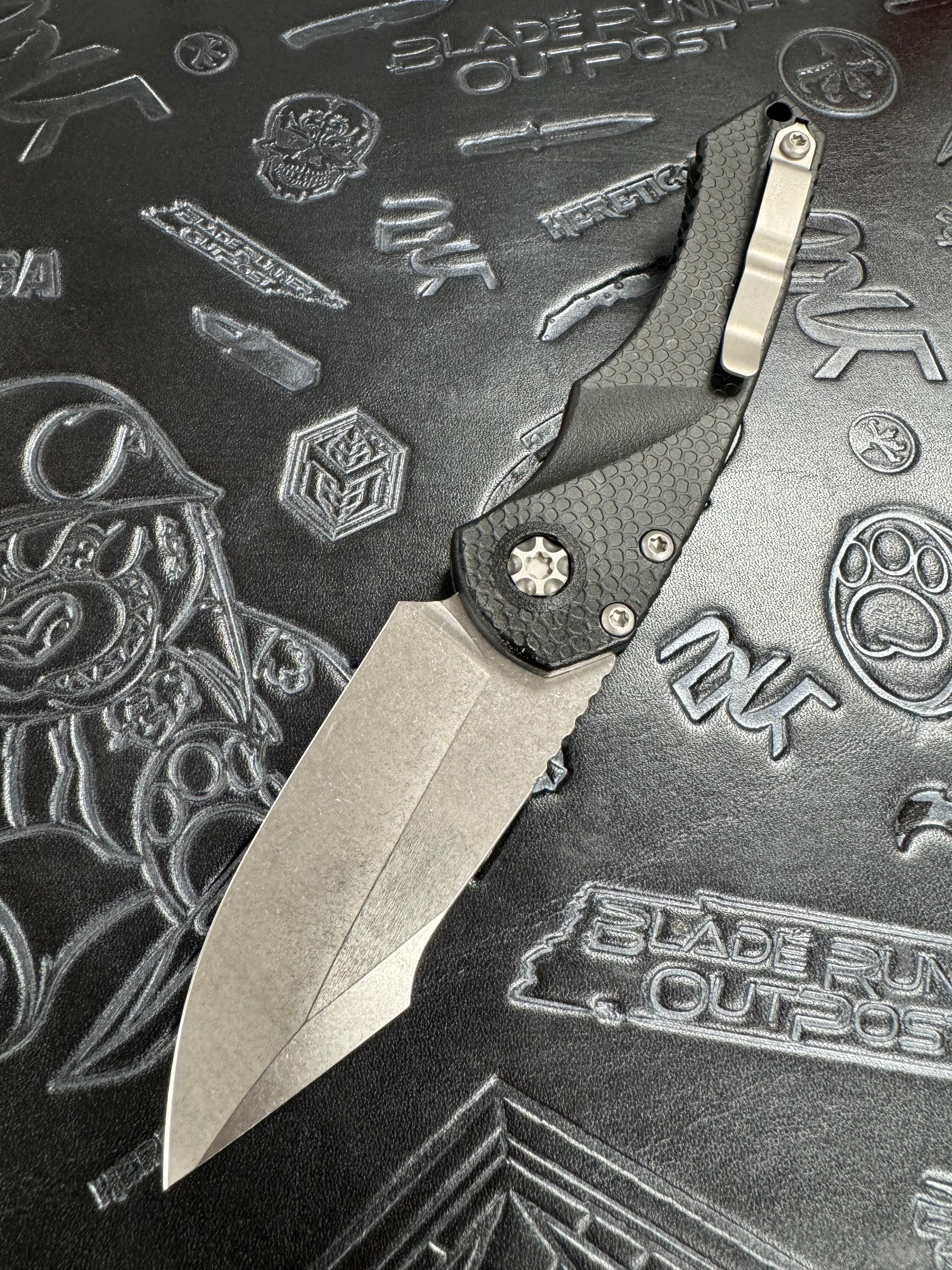 Heretic Knives Mini Pariah Auto Single Edge Stonewash standard H054-2A