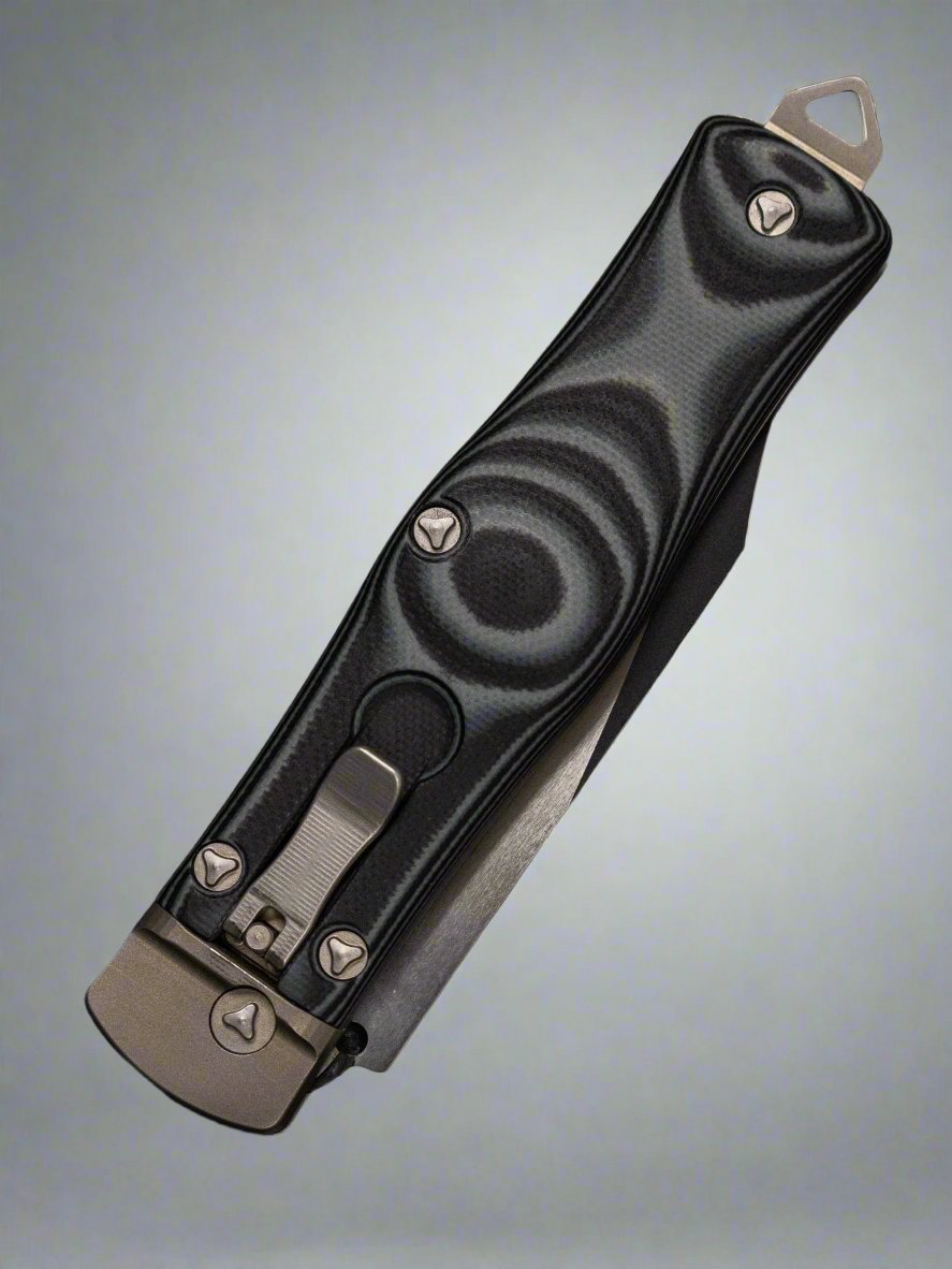 Pre Owned MICROTECH GREEN OSS COBRA KNIFE, AUTO LEVER LOCK, BLACK TWO TONE PART SER BLADE, 137-2GR