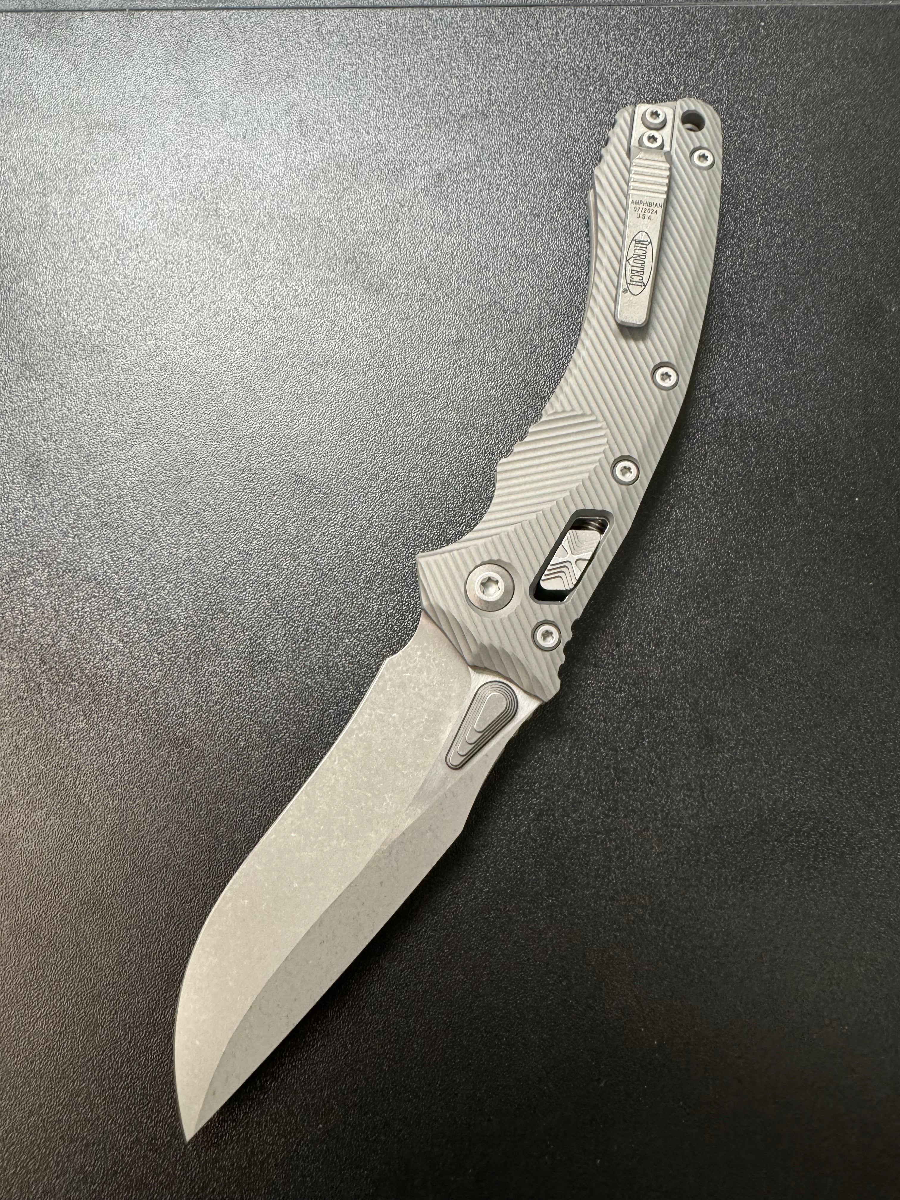 Microtech Amphibian RAM LOK Apocalyptic Natural Clear Fluted Aluminum & M390MK 137RL-10 APFLNC