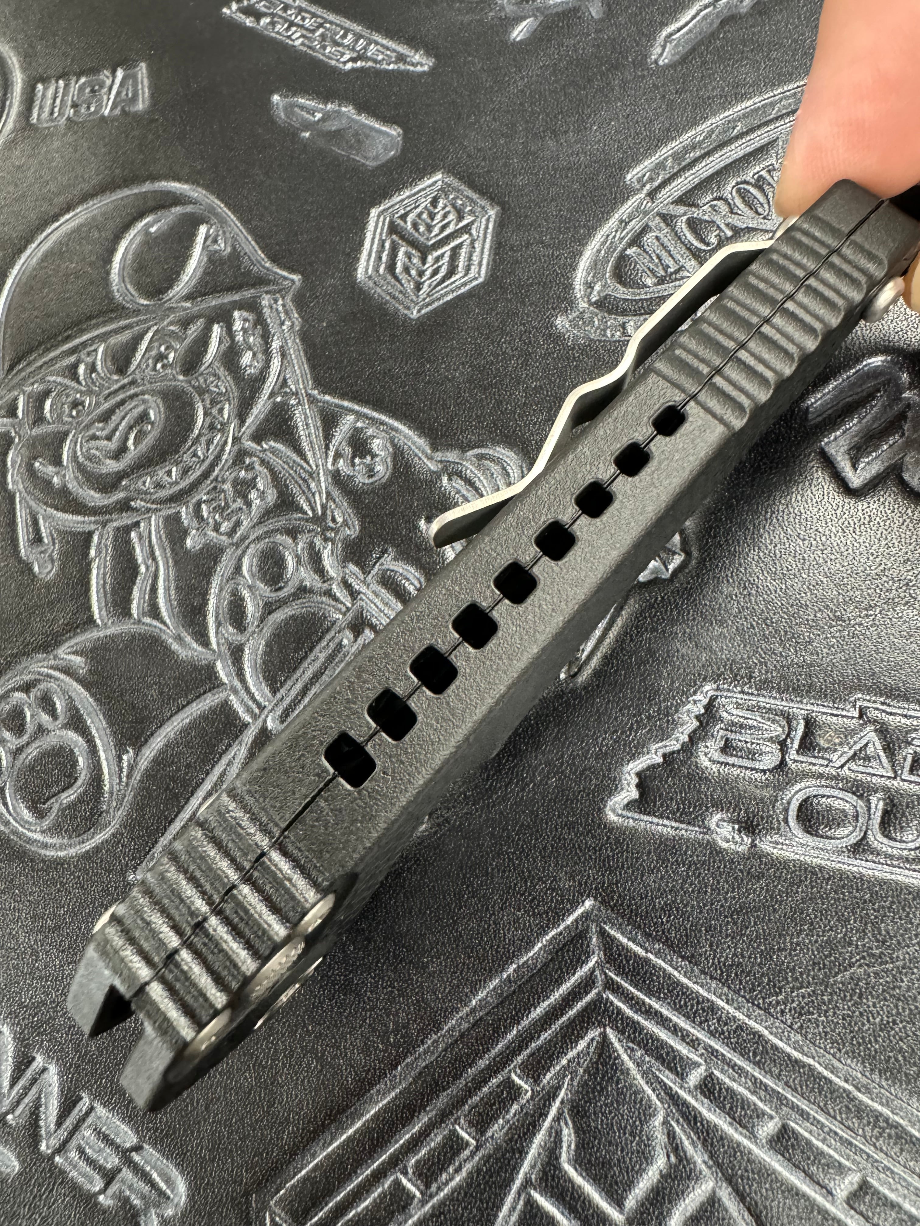 Heretic Knives Mini Pariah Auto Single Edge Stonewash standard H054-2A