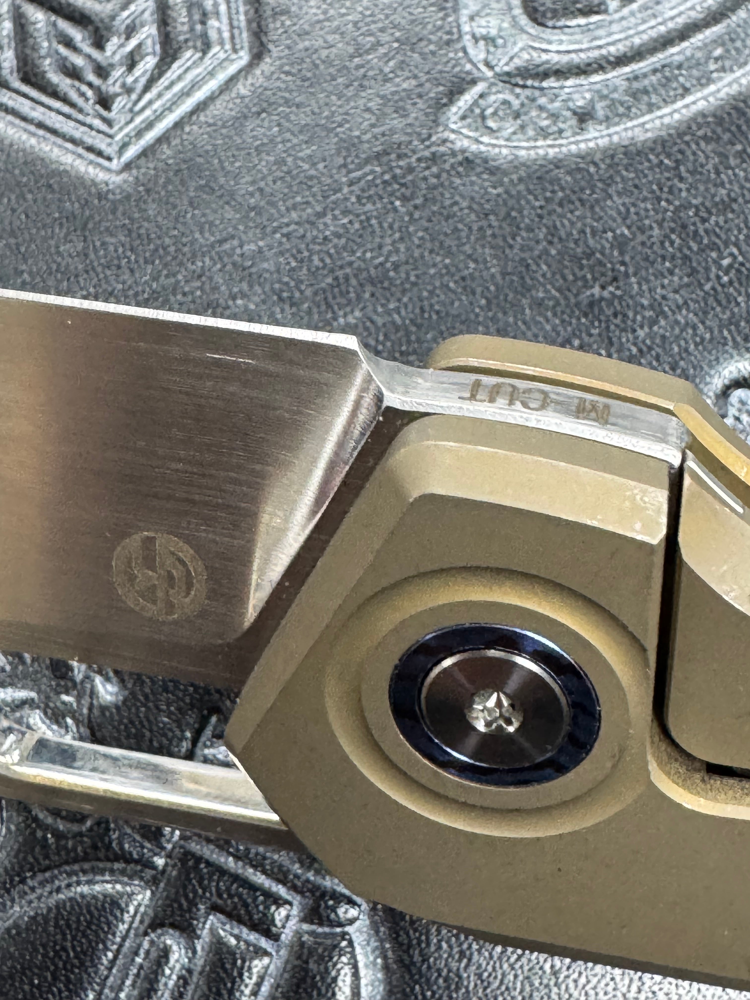 VANGUARD BREAKER POCKET KNIFE BRONZE TITANIUM HANDLE SATIN MAGNACUT BLADE