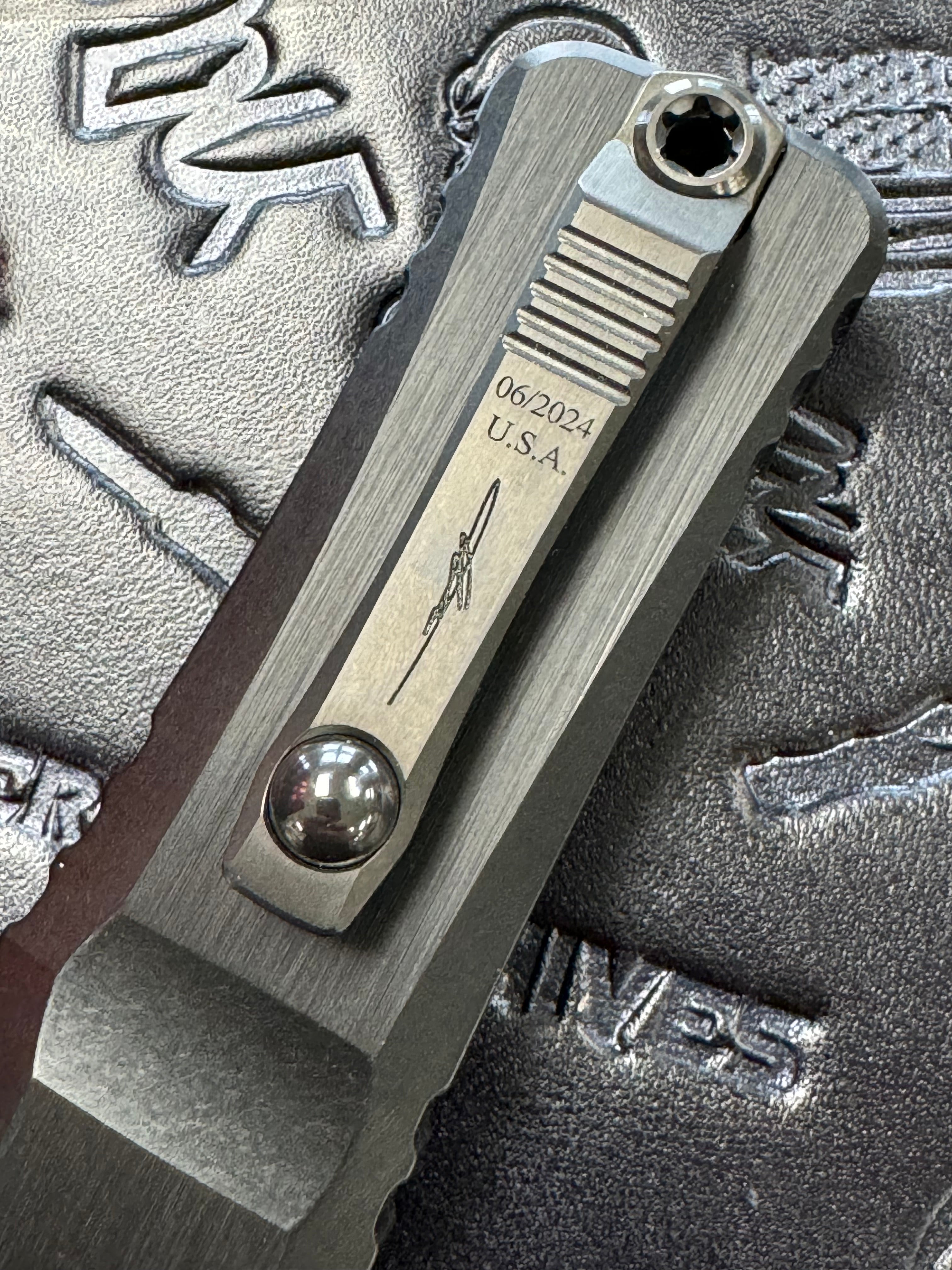 Microtech Knives Combat Troodon Gen III LT Interceptor Vegas Forge DLC Damascus & Black Hefted Handle w/ Two Tone DLC Hardware Signature Series 1217-16 MS4