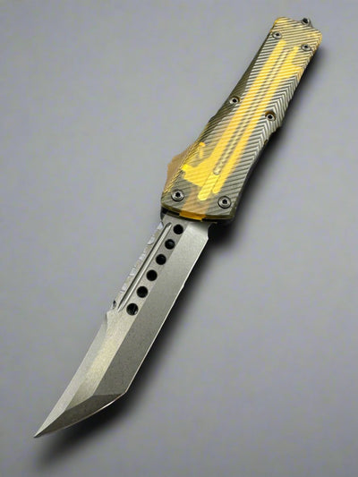 Microtech Combat Troodon DLC Hellhound w/ Fluted Ultem Top/Button 219-1DLCTULS