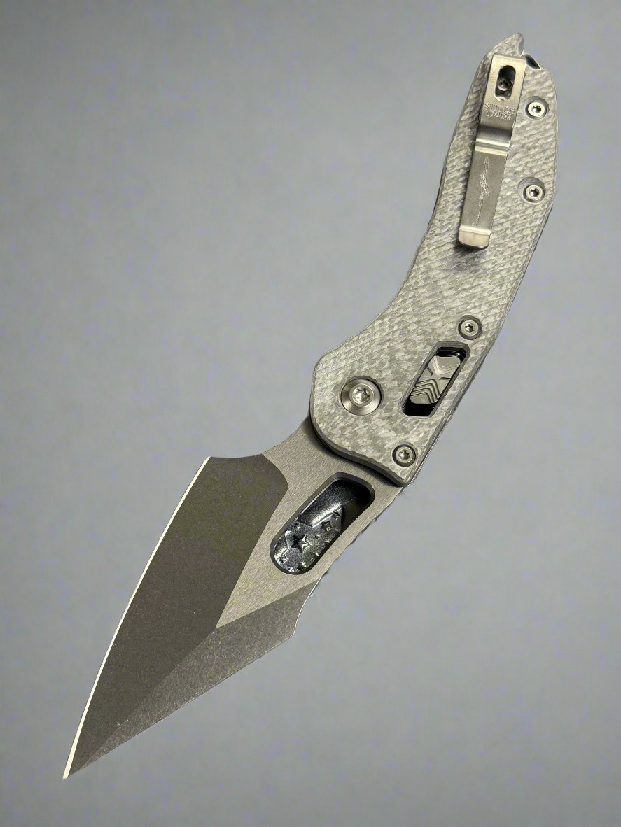 Microtech Knives Manual Stitch RAM LOK Fluted Carbon Fiber DLC Standard Signature Series 169RL-1 DLCTFLCFS
