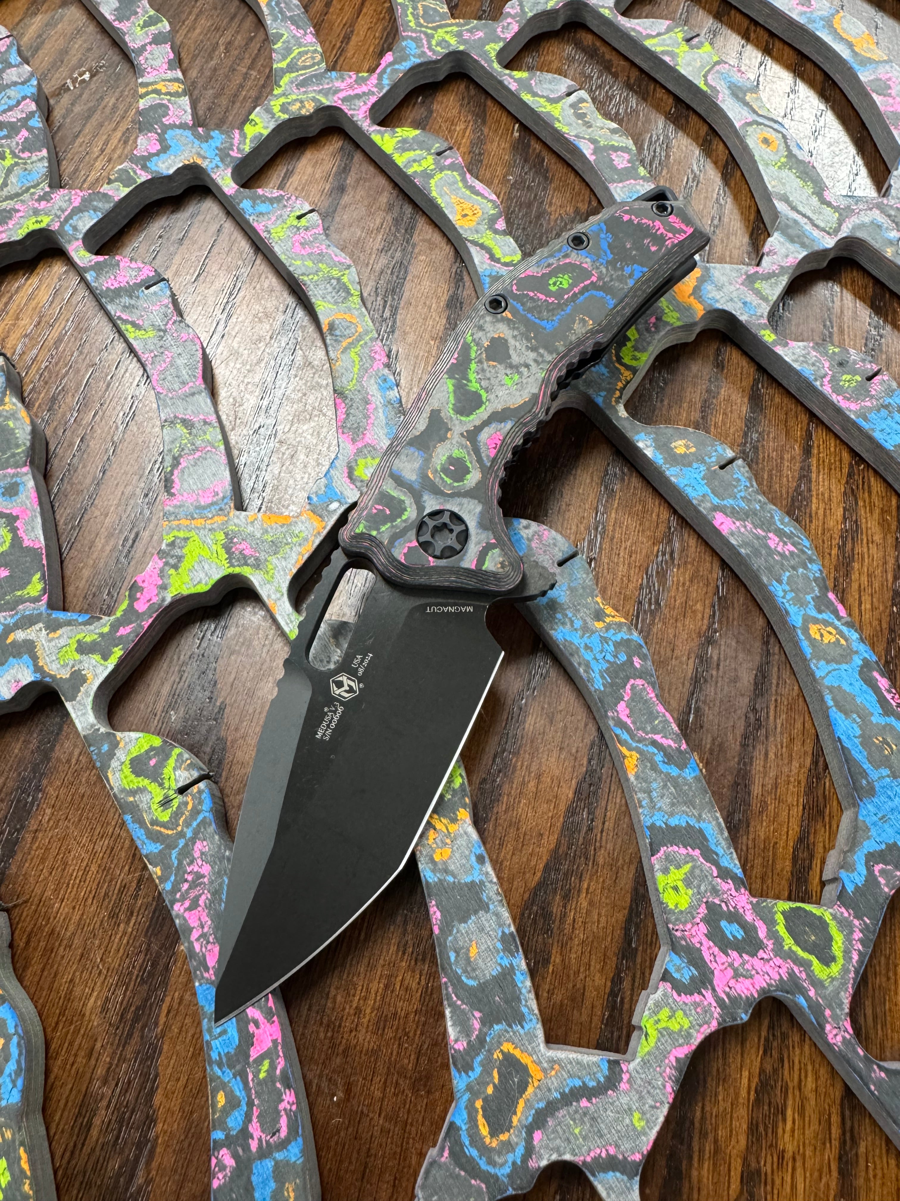 Heretic Medusa Manual - 80s Camo Carbon, Aluminum Lockslide - DLC Magnacut  - BR OP Exclusive
