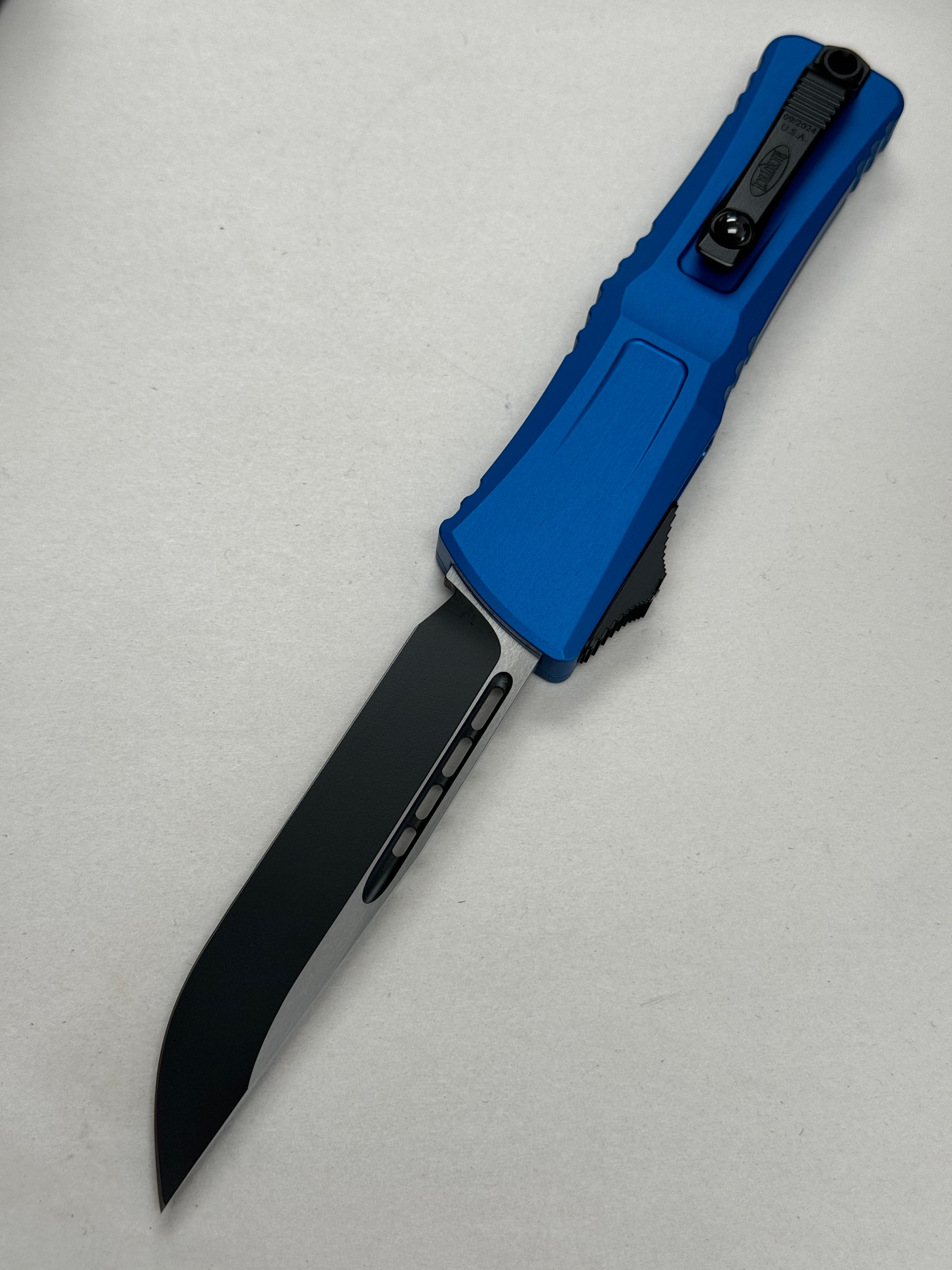 Microtech Knives Combat Troodon Gen III Black S/E w/ Blue Handle 1143-1 BL
