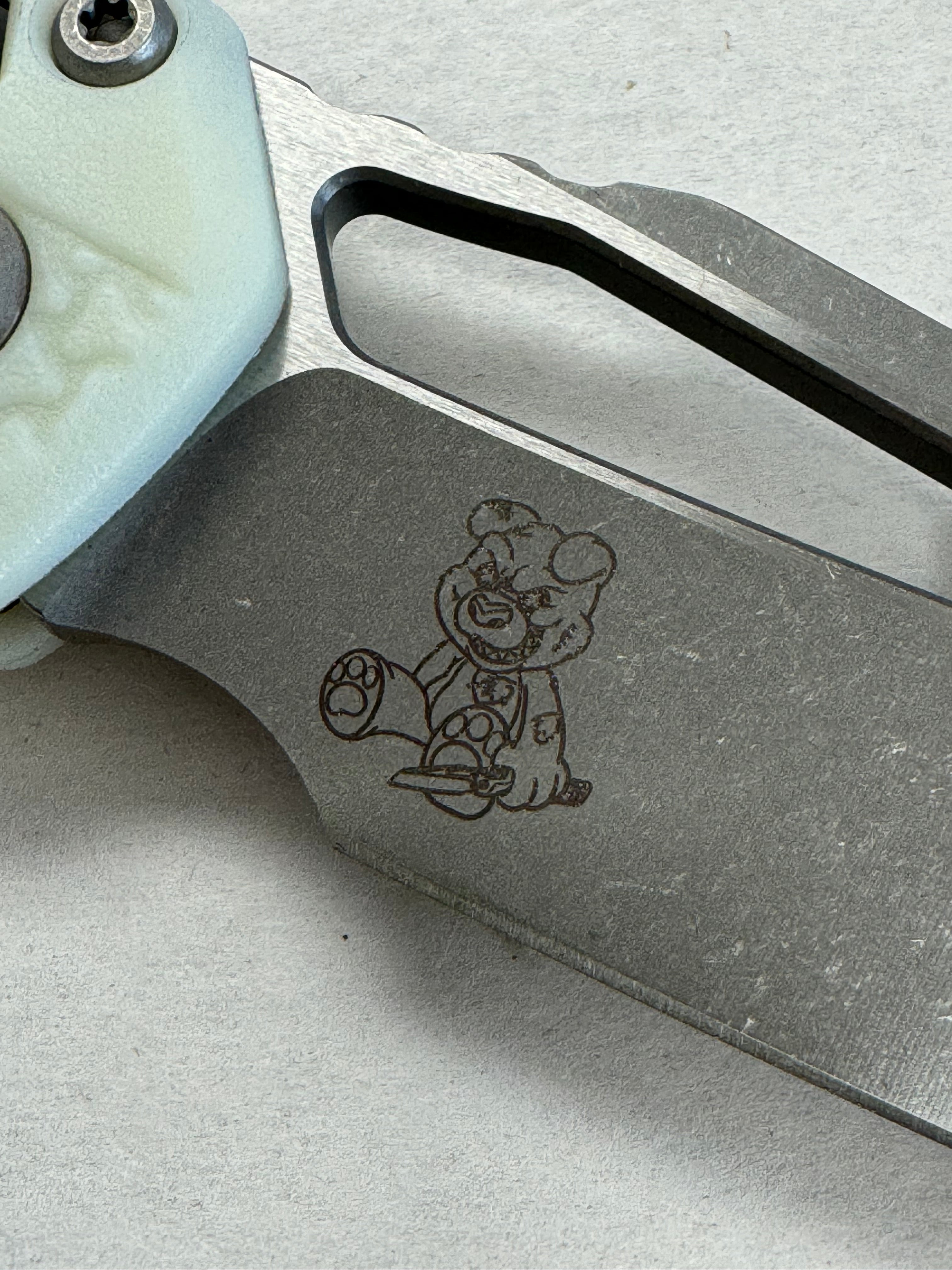 Microtech Knives MSI RAM LOK White Polymer & M390MK Apocalyptic Standard 210T-10 APPMWH BROP Special Snugglez Edition