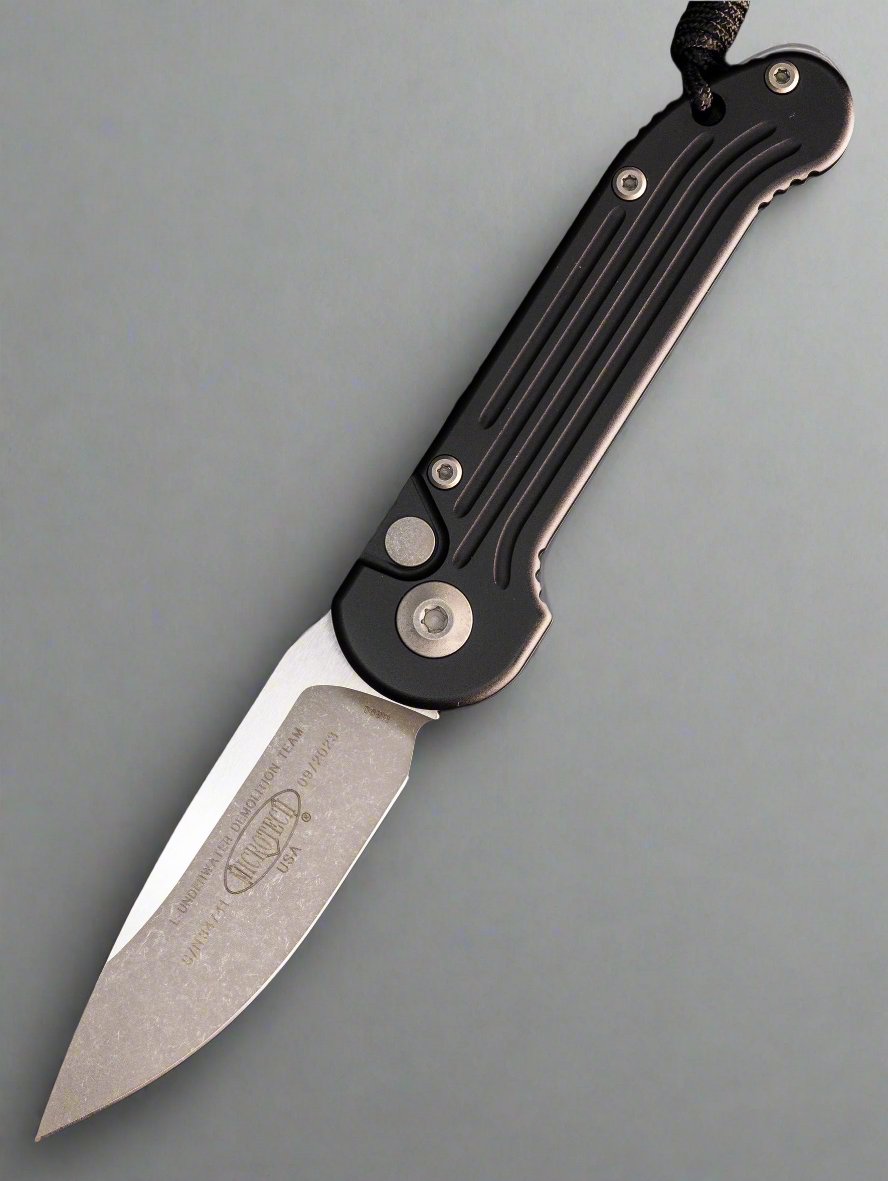 Microtech 135-10AP LUDT AUTO 3.375" Apocalyptic Plain Blade, Black Aluminum Handles