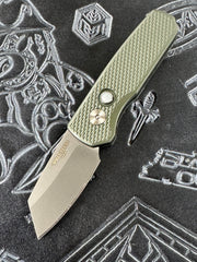 Pro-Tech Knives Runt 5 Auto Knife Blade Show West 02 Green Textured Handle, 1.95" Smokey Grey DLC Blade Magnacut Reverse Tanto