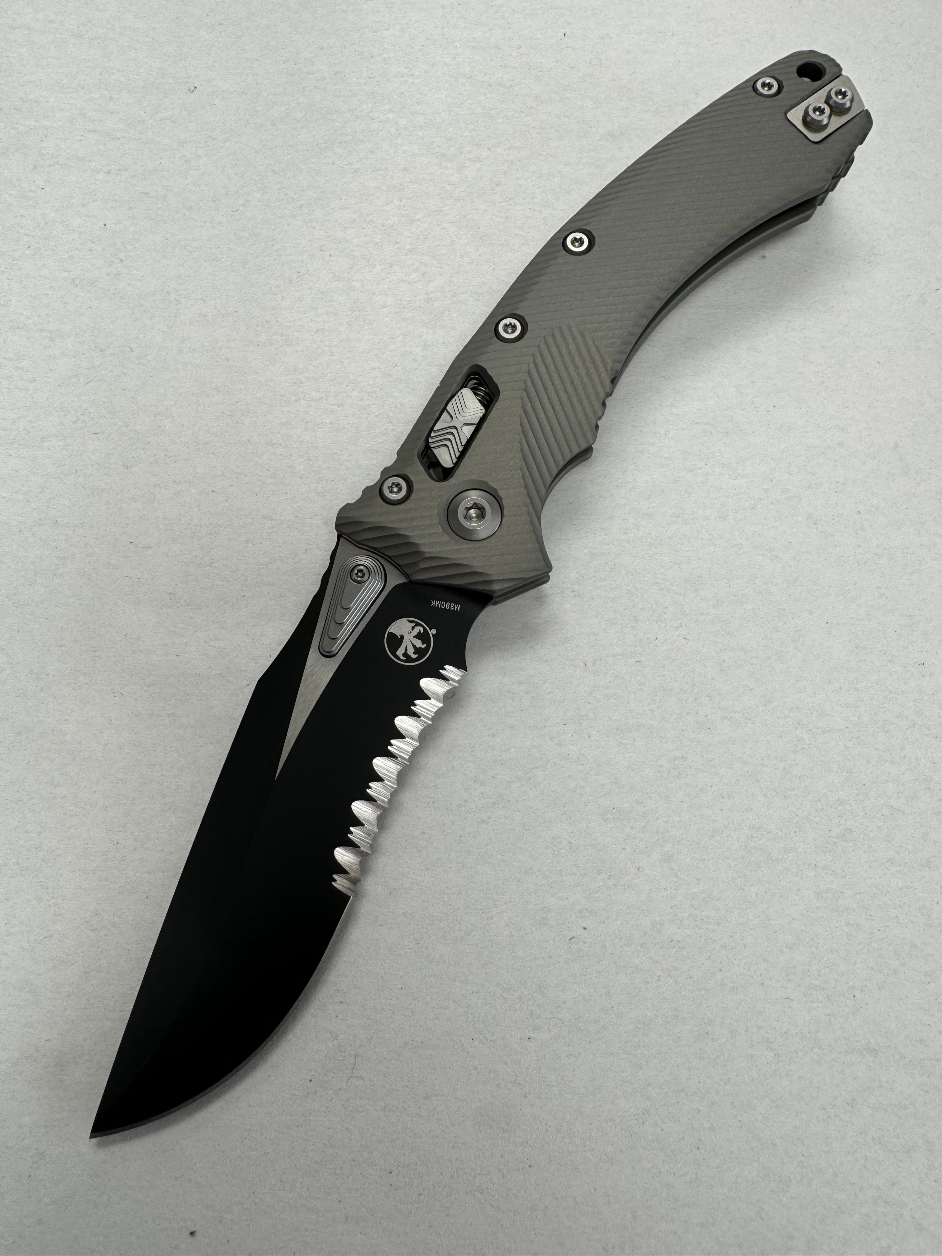 Microtech Amphibian RAM LOK Natural Clear Fluted Aluminum & Black Partial Serrated M390MK 137RL-2 FLNC