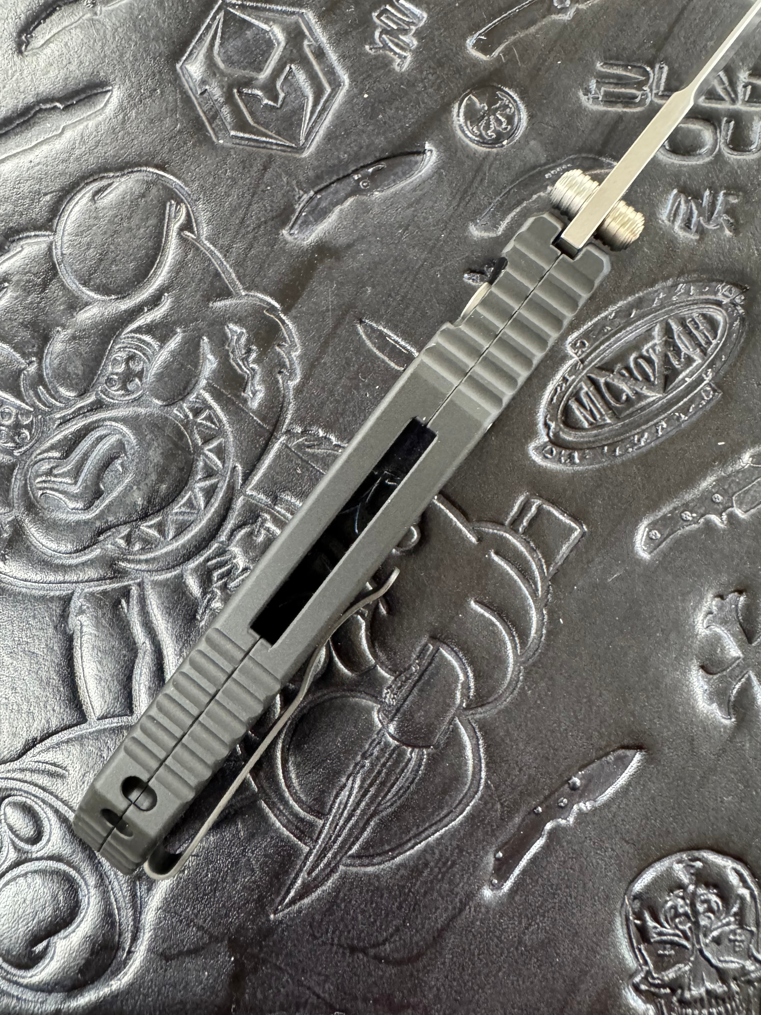 Pro-Tech TR-3 Integrity Manual Black Aluminum Reptile Handles w/ Stonewash S35 INT105-Reptile