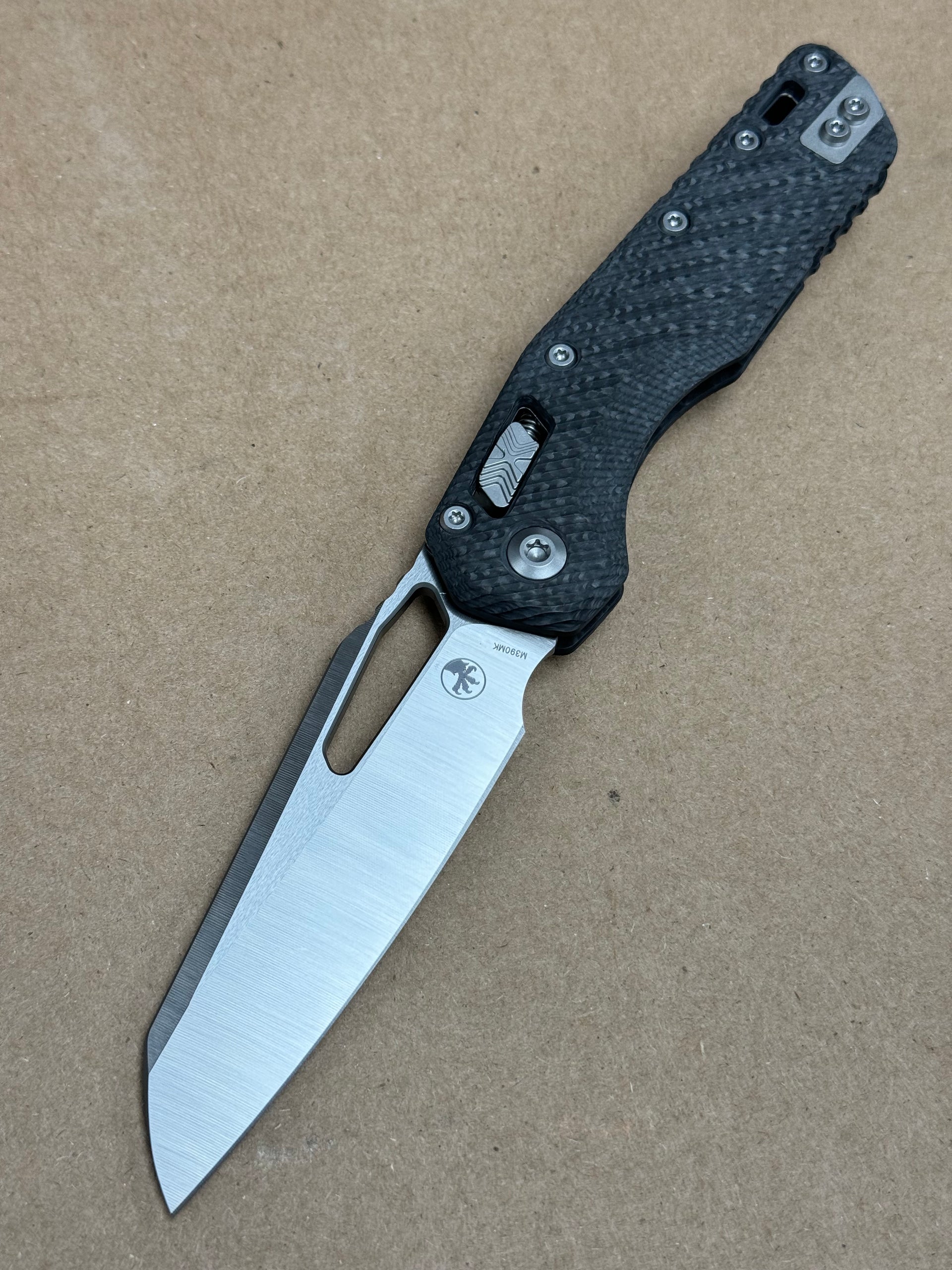 MicrotechKnivesMSIRAMLOKFlutedCarbonFiber&SatinM390MKSignatureSeries210-4FLCFS