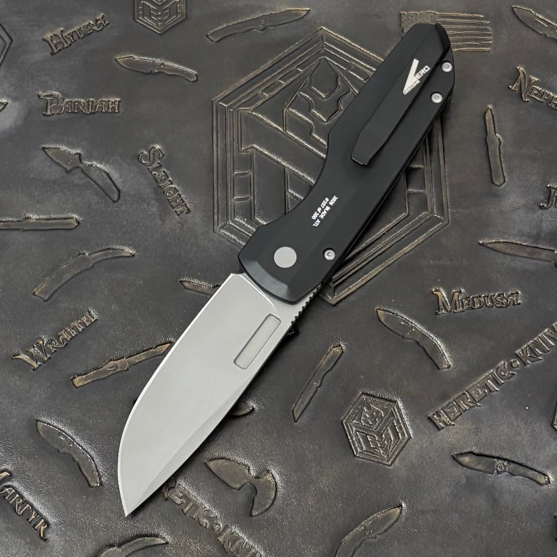 Pro-Tech Vero Synapse Auto - Black Aluminum w/ Abalone Button - Blasted MagnaMax - BSA26.VERO.2