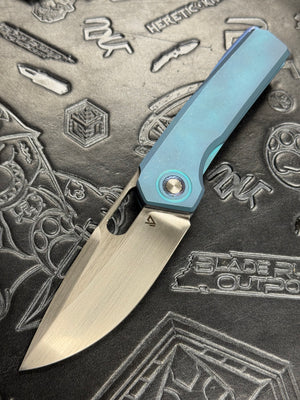 VANGUARD BREAKER POCKET KNIFE BLUE STONEWASHED TITANIUM HANDLE MAGNACUT BLADE