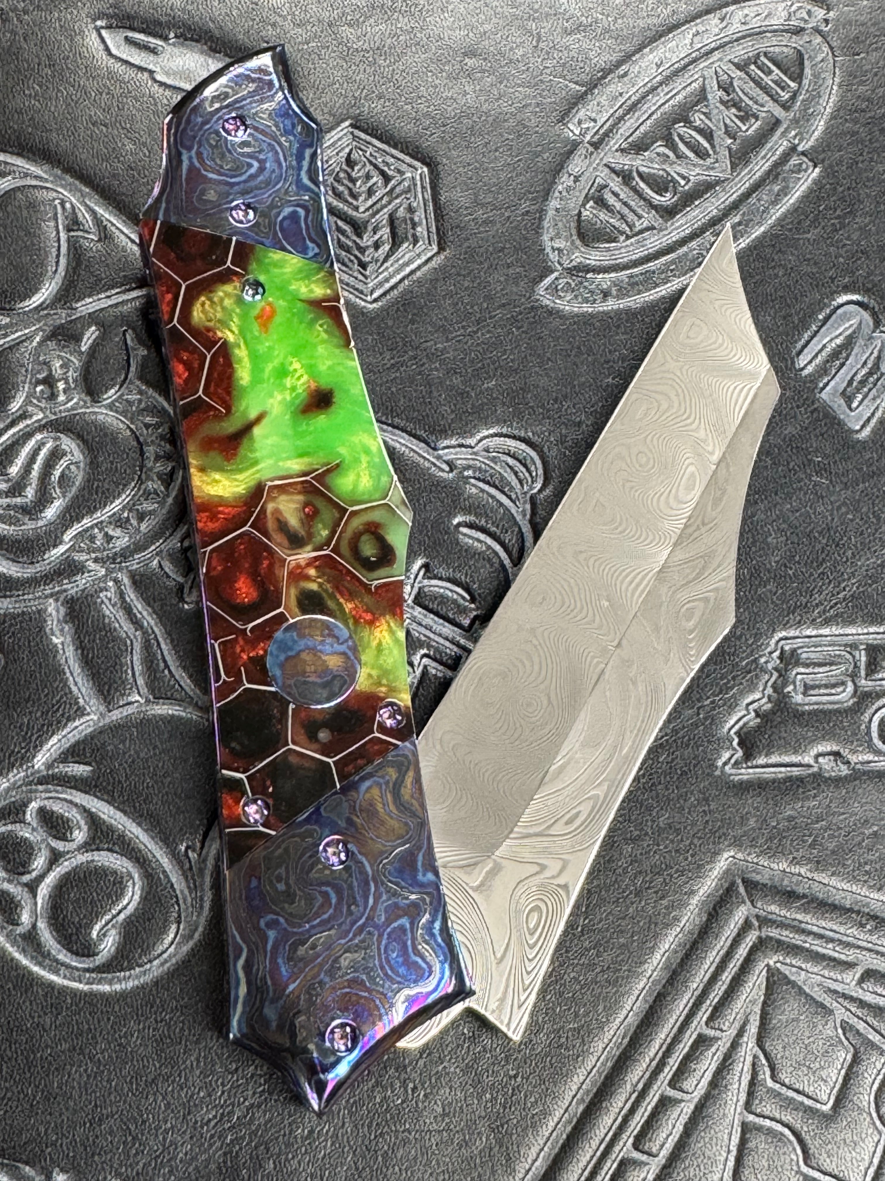 Valloton Executioner Damasteel Grosserosen Pattern Voodoo Resin Black Dragon Fire Timascus Collars