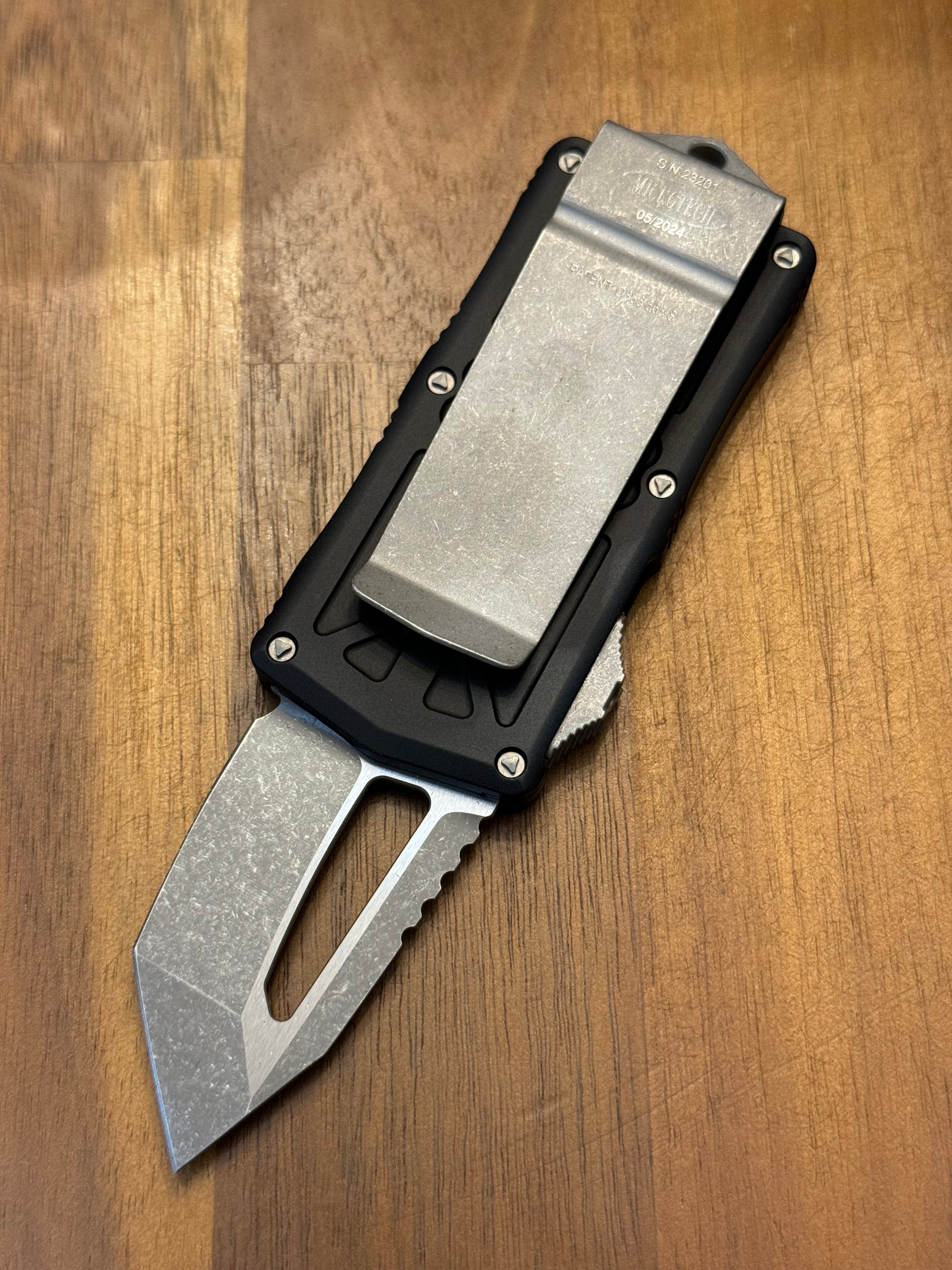 Microtech Exocet T/E Tanto Apocalyptic Standard & Black 158-10 AP