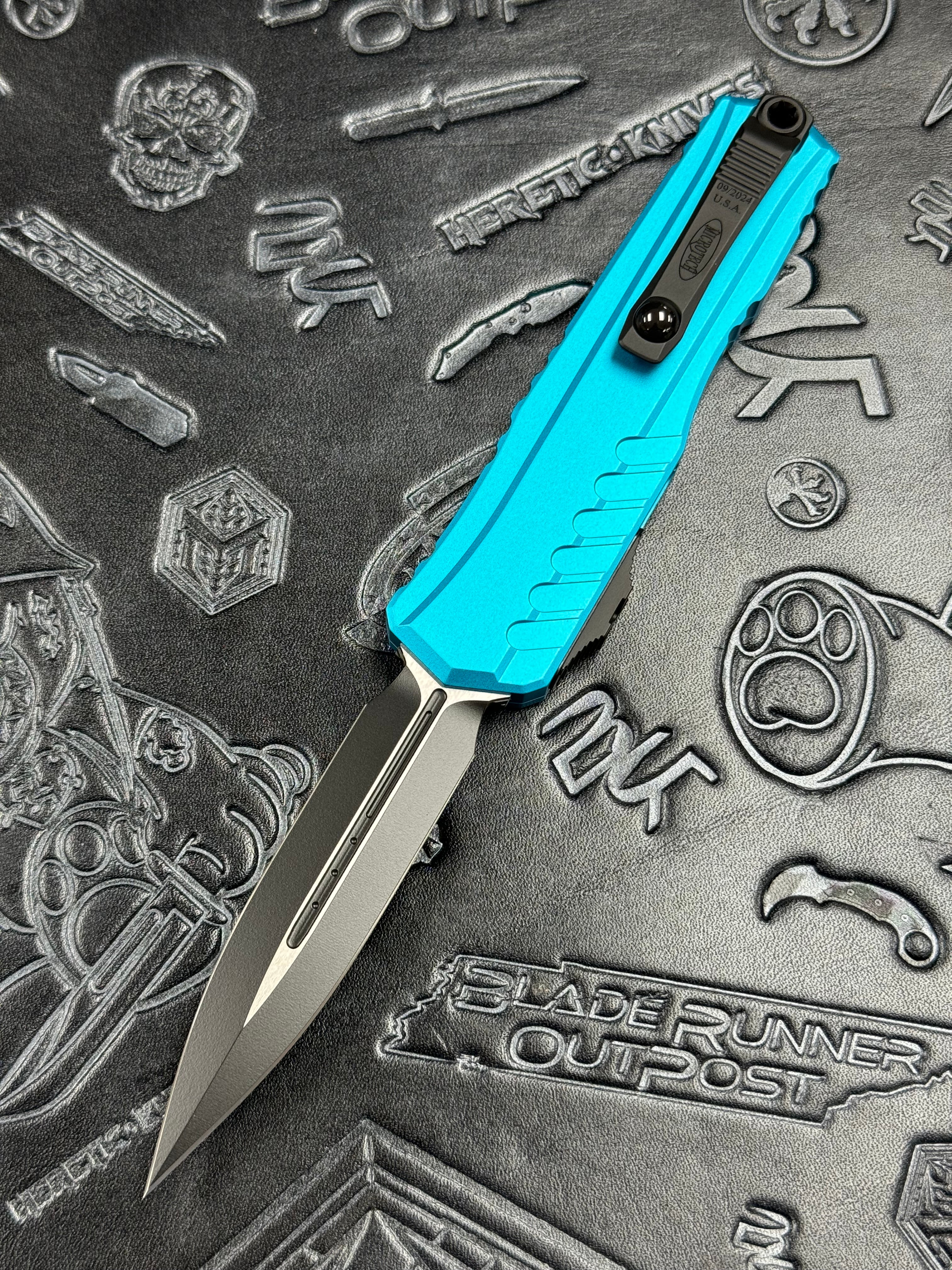 Microtech Cypher II Black D/E w/ Turuoise Handle 1242-1 TQ