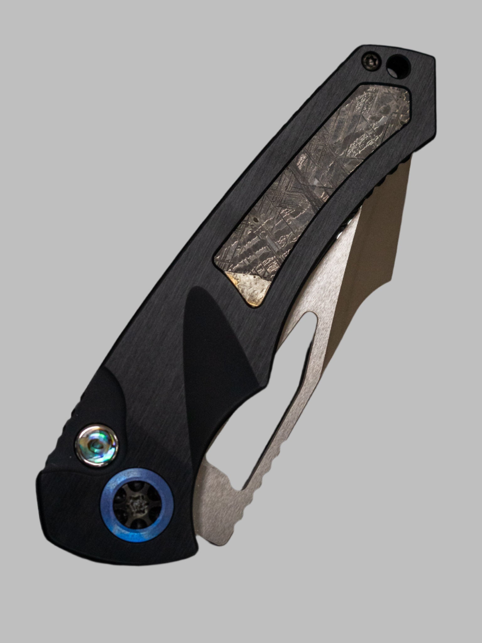 Heretic Knives Custom Pariah Manual S/E Black Aluminum Handle w/ Meteorite & Gold Inlays Mirror Polish Blade Abalone Button