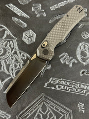 KUNWU CHAD FOLDING KNIFE BLACK CARBON FIBER HANDLE PM60 PLAIN EDGE DLC SATIN FINISH SX703F