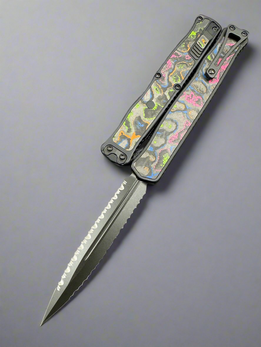 Heretic Cleric 2 - 80s Camo Carbon Inlaid Body & Button - Double Edge Full Reverse Serrated - DLC Magnacut - BR OP Exclusive - Cleric II